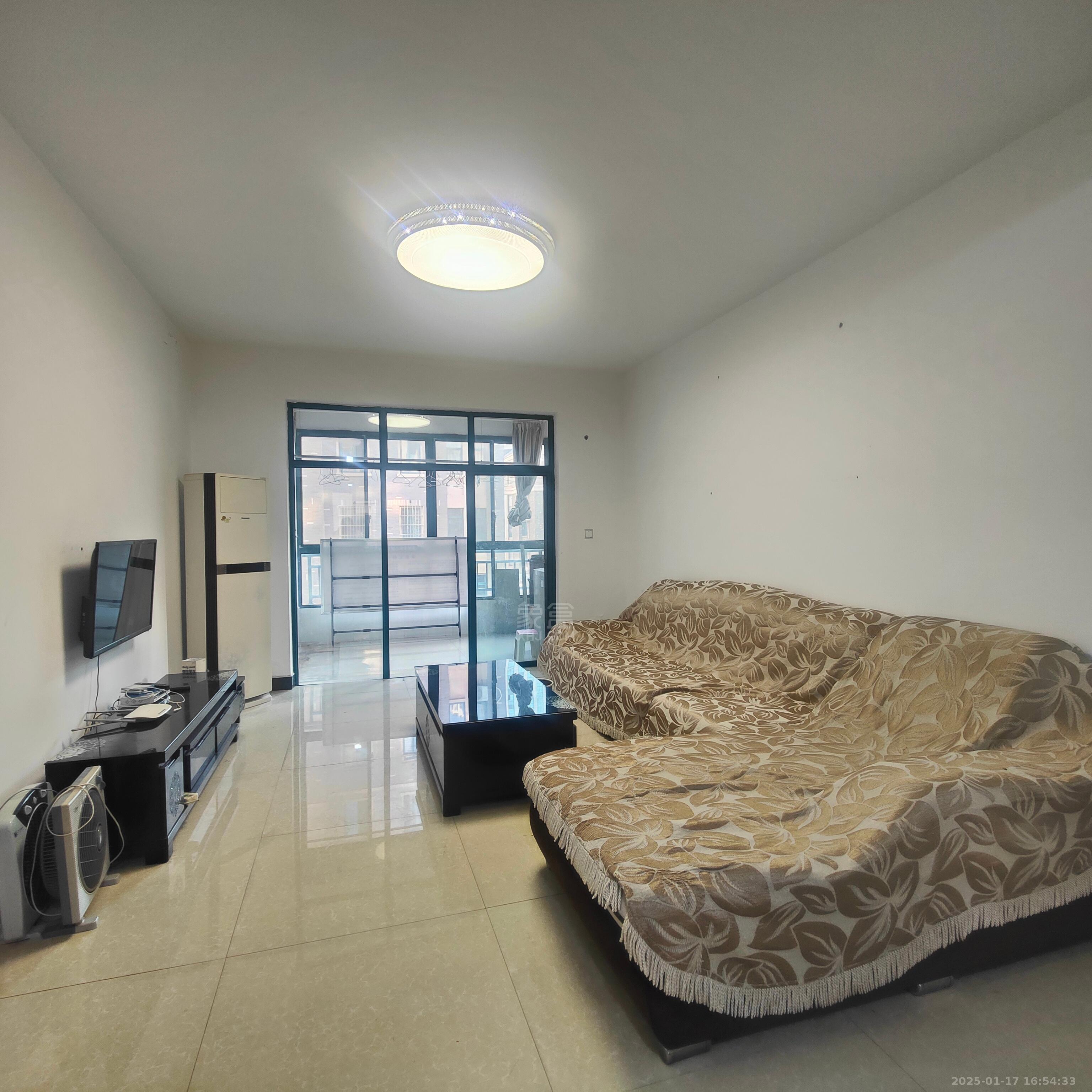 尚格名城东岸花园  3室2厅1卫    1700.0元/月 尚格名城东岸花园  3室2厅1卫    1700.0元/月室内图