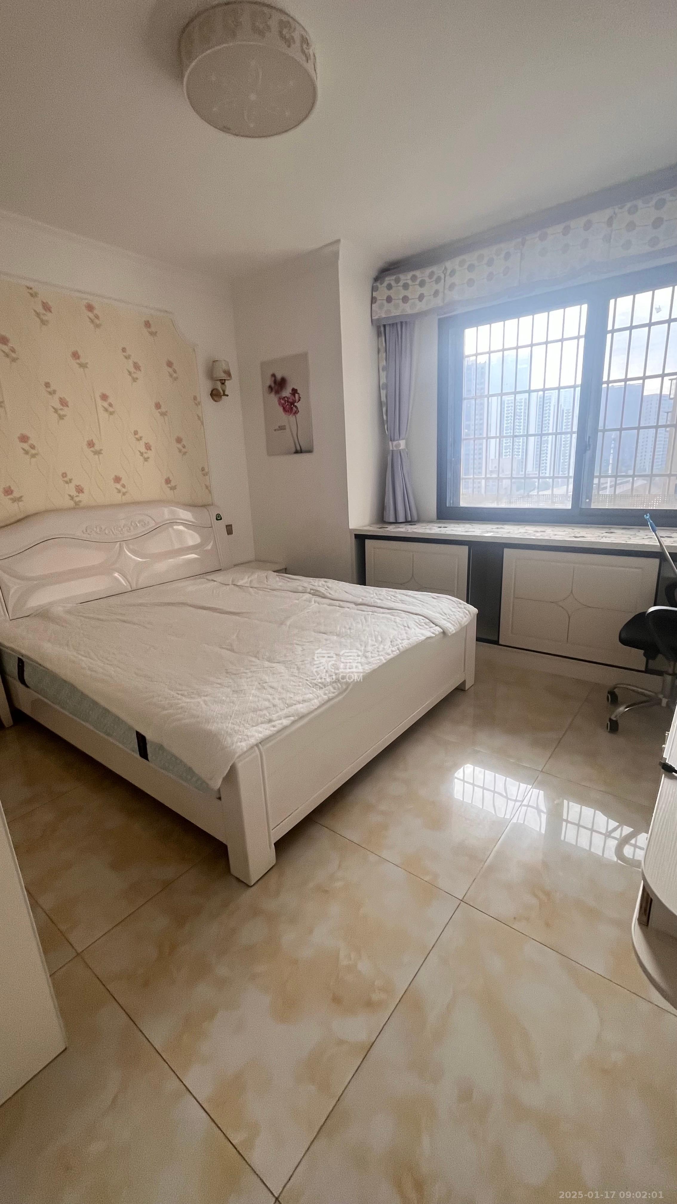 东岸梅园小区 1室0厅0卫 2500.0元/月 东岸梅园小区 1室0厅0卫 2500.0元/月室内图