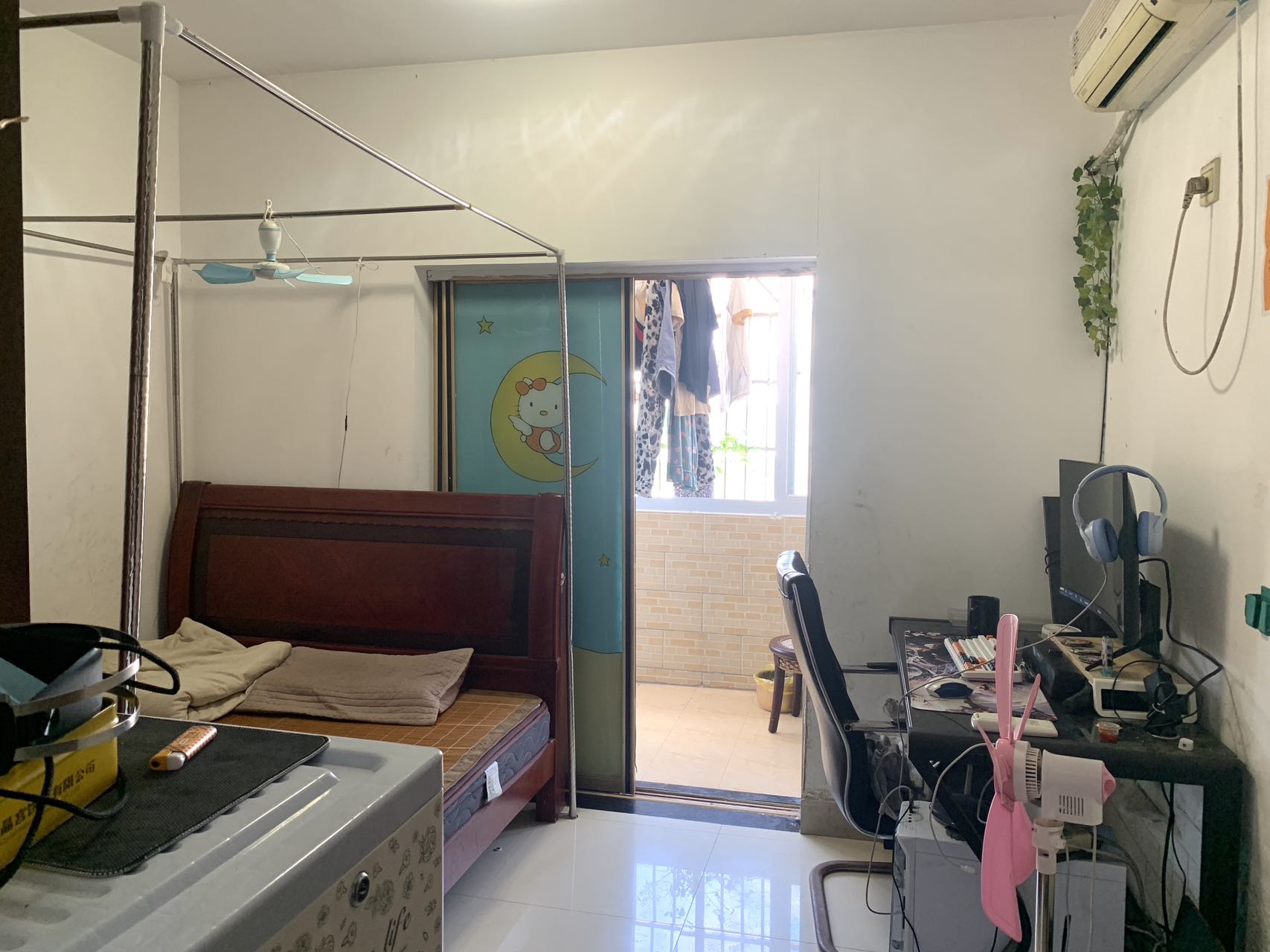 龙华商城  3室2厅1卫    130.0万 龙华商城  3室2厅1卫    130.0万室内图