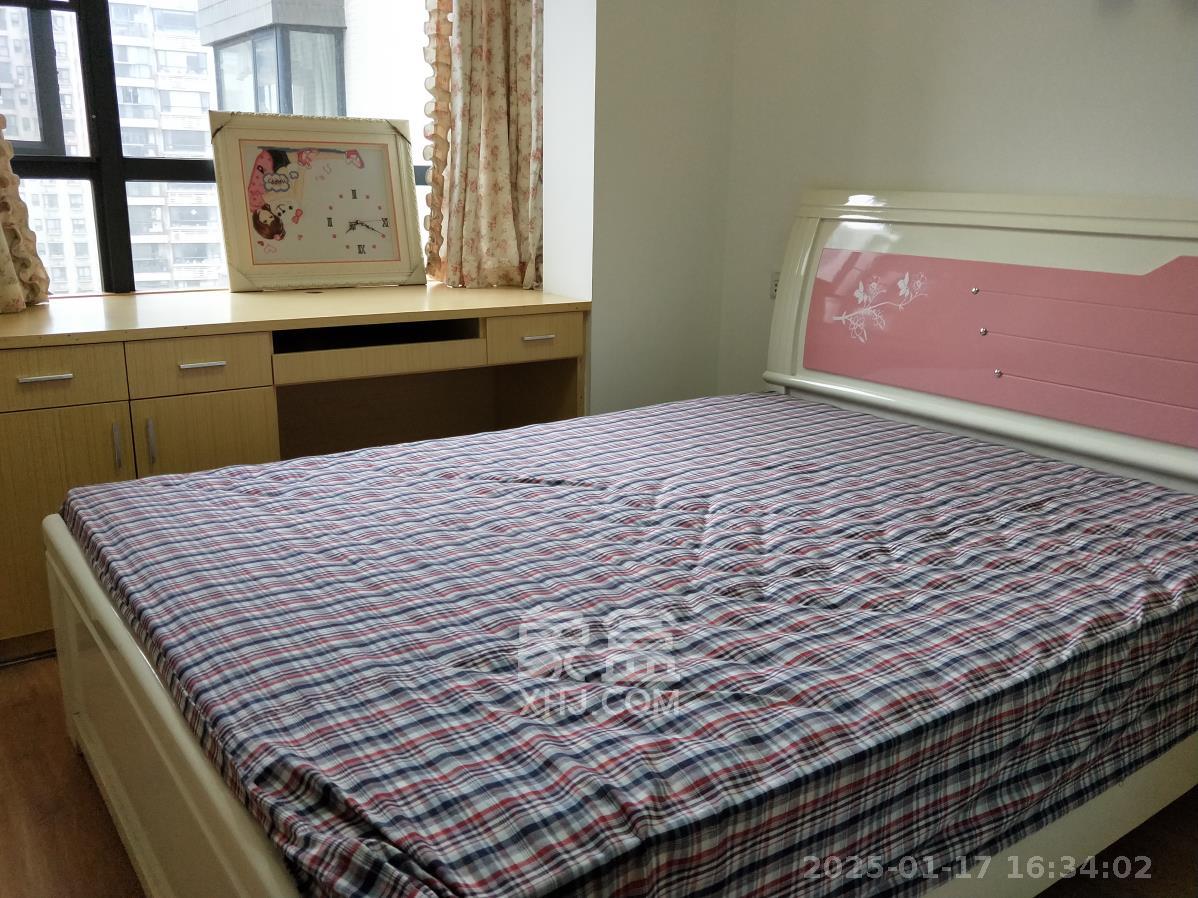 莱茵城  3室2厅2卫    2250.0元/月 莱茵城  3室2厅2卫    2250.0元/月