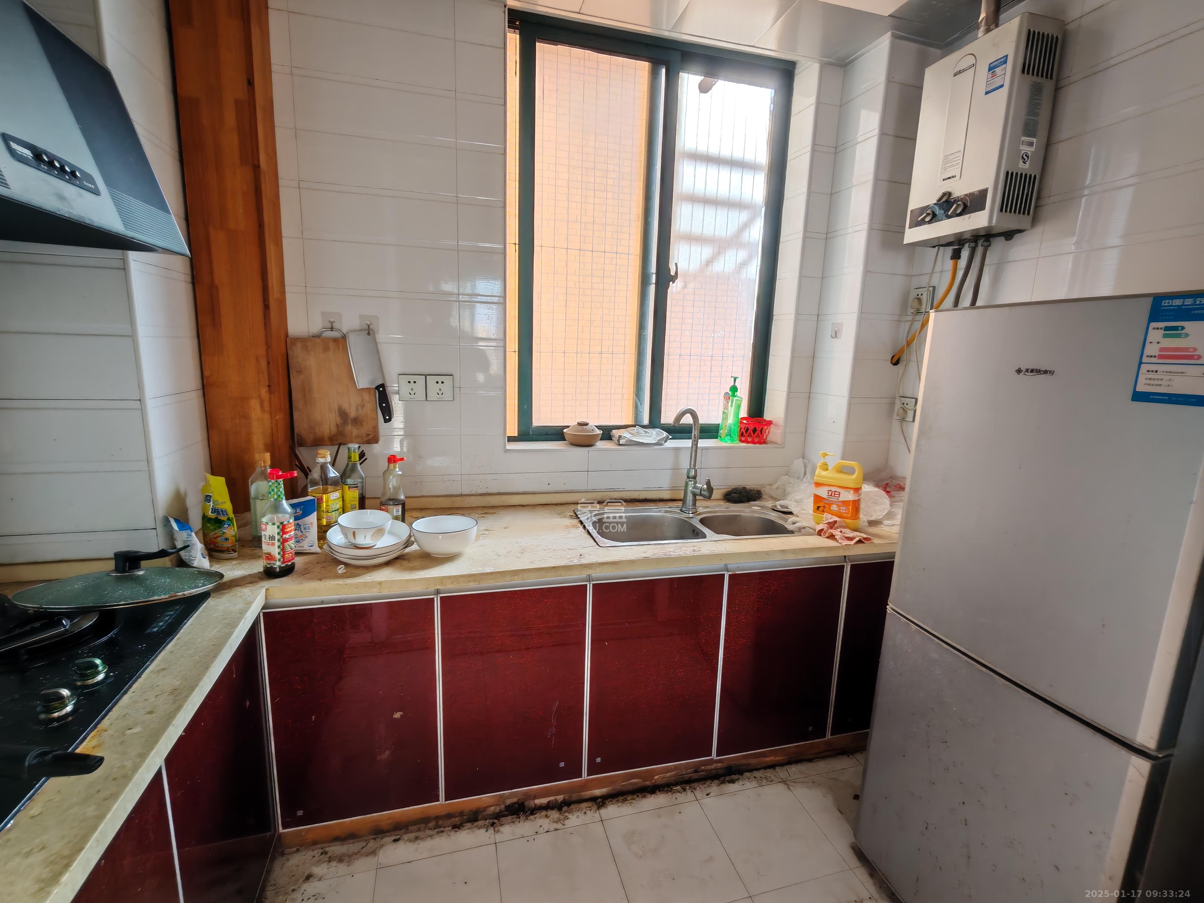 上林紫郡(锦顺和园)  3室2厅1卫    2600.0元/月 上林紫郡(锦顺和园)  3室2厅1卫    2600.0元/月室内图