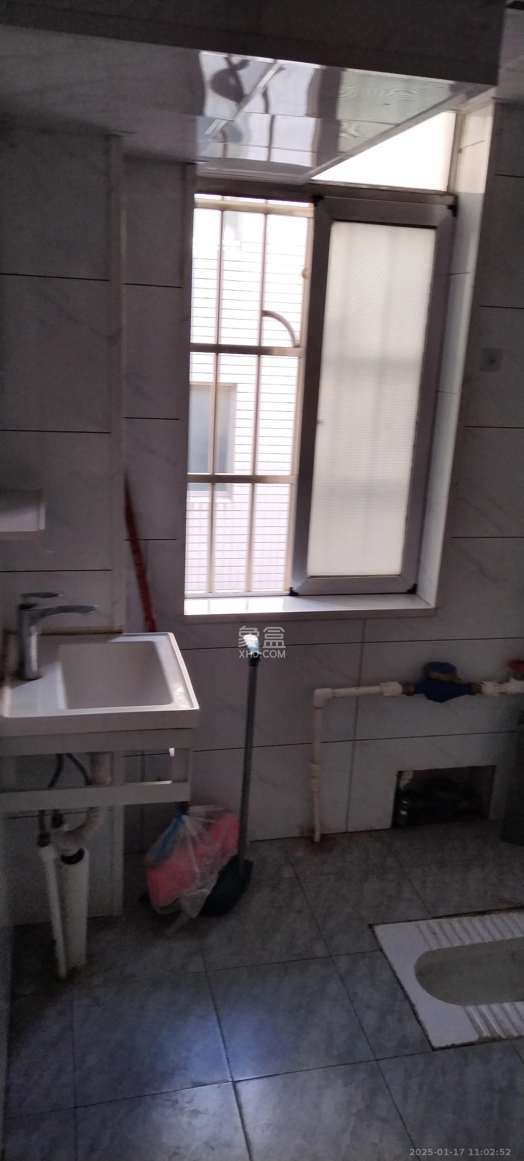 红星商务楼（红星蔬菜批发大市场）  1室1厅1卫    1000.0元/月室内图