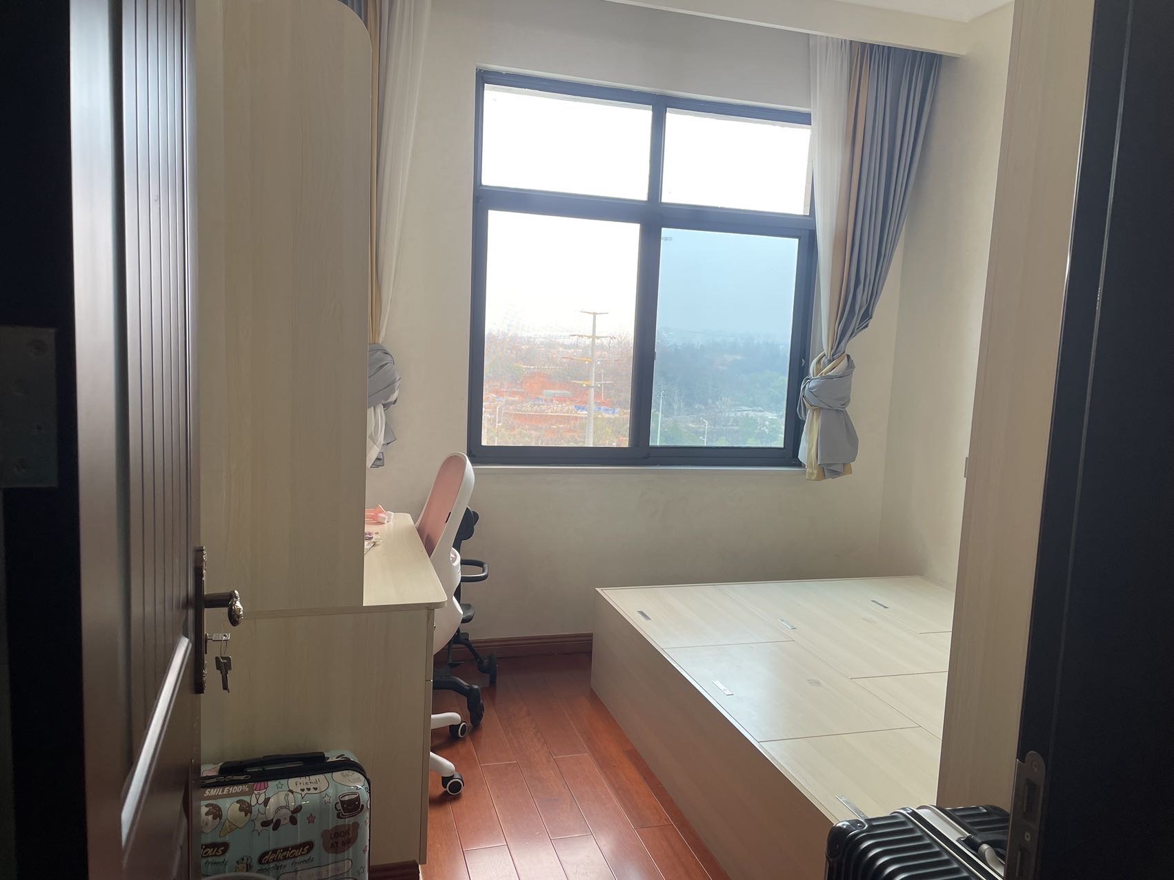 五洲锦城  4室2厅2卫    2600.0元/月室内图