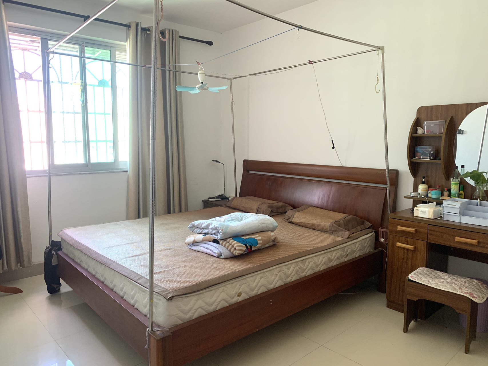 龙华商城  3室2厅1卫    130.0万 龙华商城  3室2厅1卫    130.0万室内图