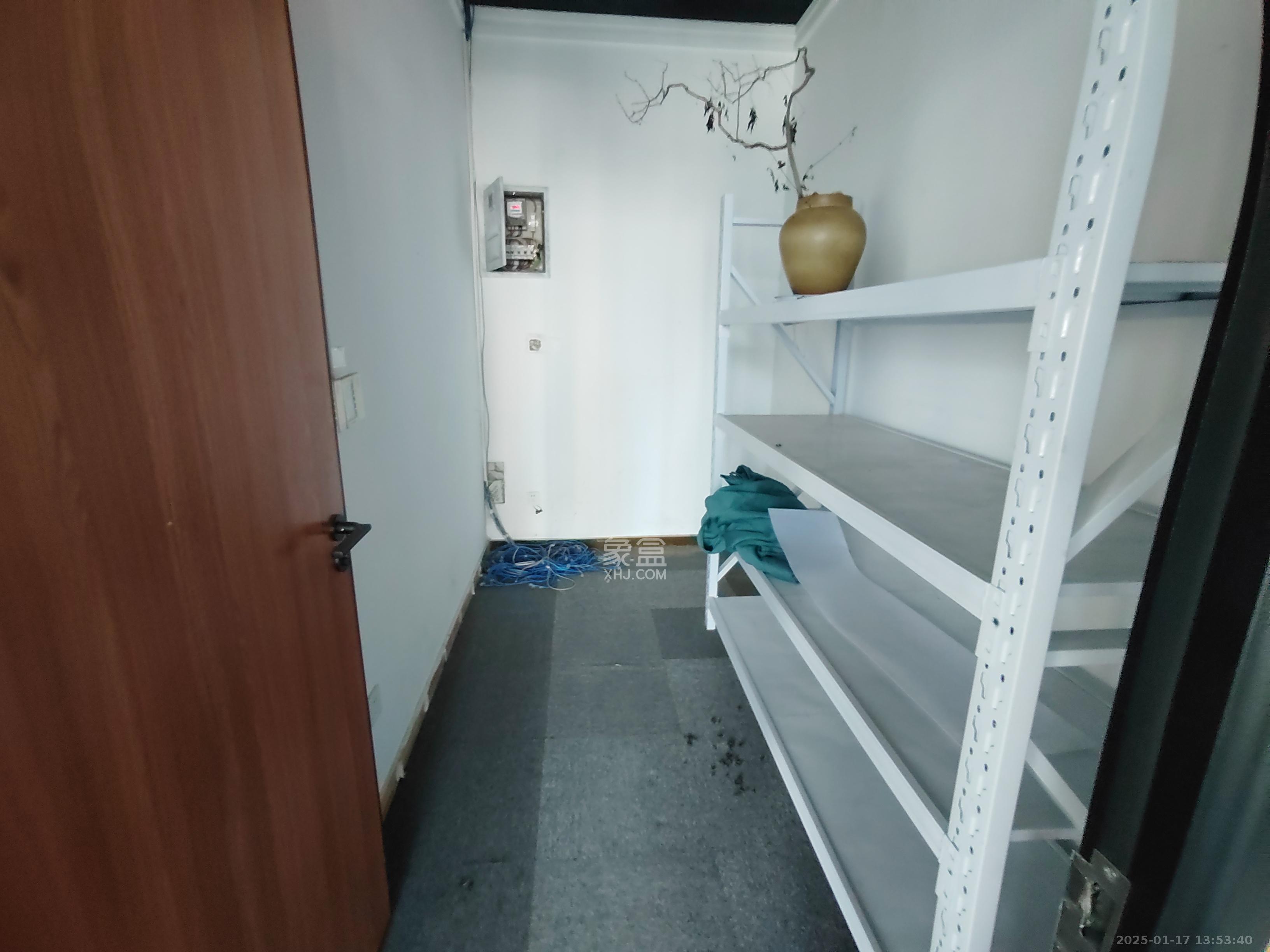 绿地中央广场 1室1厅1卫 39000.0元/月 绿地中央广场 1室1厅1卫 39000.0元/月室内图