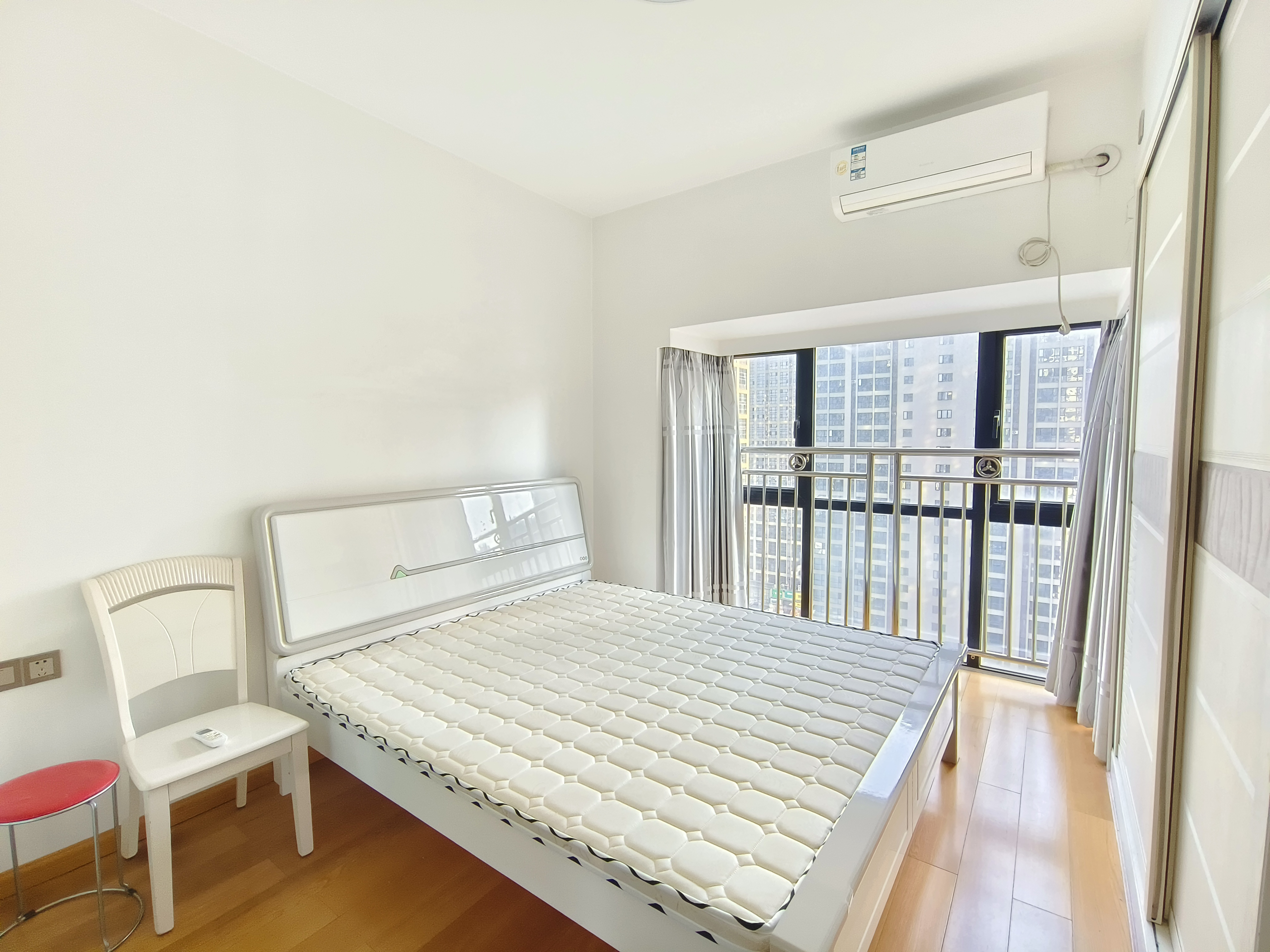 新邦壹品 3室2厅2卫 2200.0元/月 新邦壹品 3室2厅2卫 2200.0元/月室内图