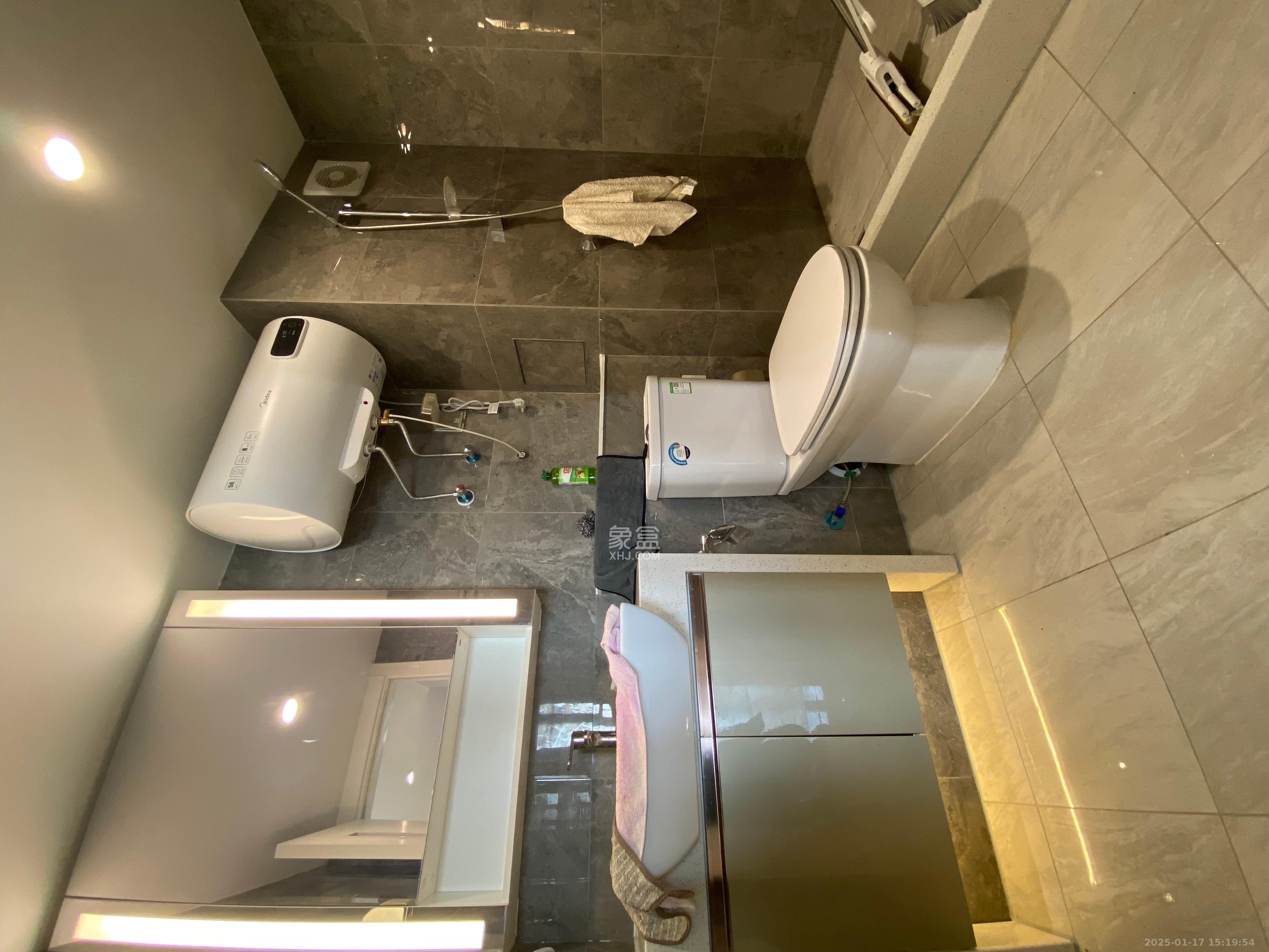 华远华时代  3室2厅2卫   3800.00元/月室内图