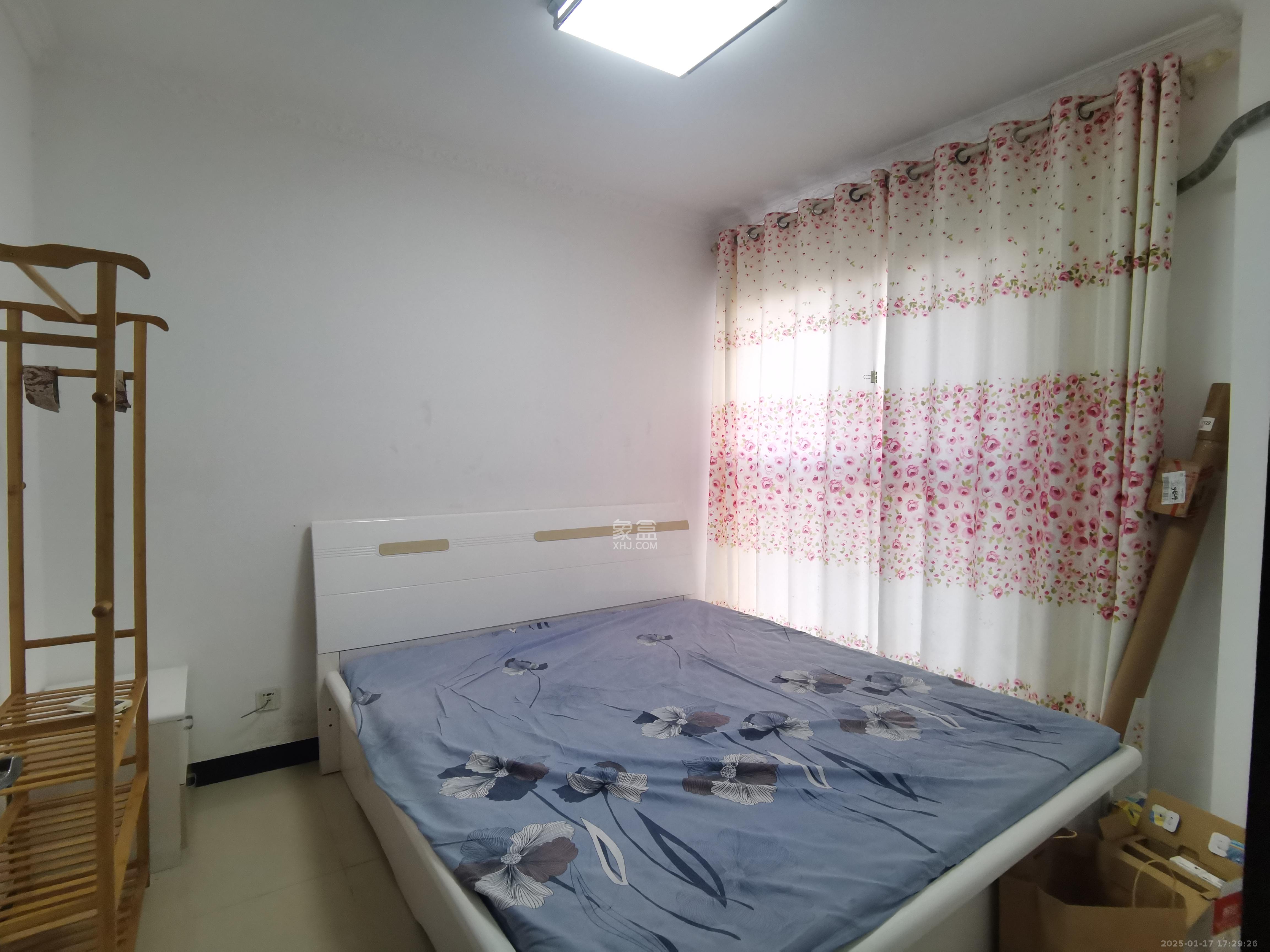 三一街区  2室2厅1卫   1700.00元/月室内图