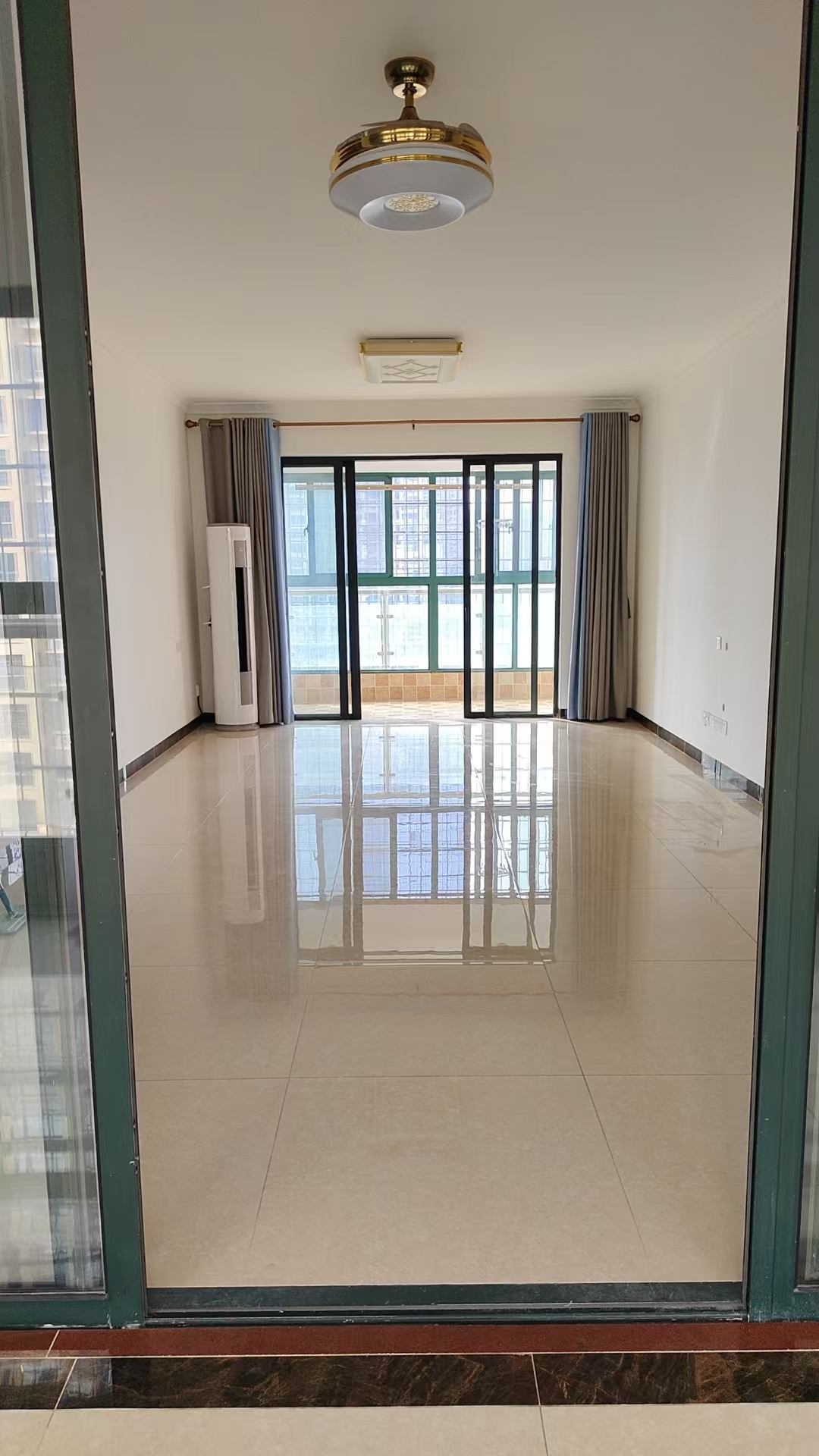 海阔天空-国瑞城四期(爵仕苑)  3室2厅2卫    5500.0元/月 海阔天空-国瑞城四期(爵仕苑)  3室2厅2卫    5500.0元/月室内图