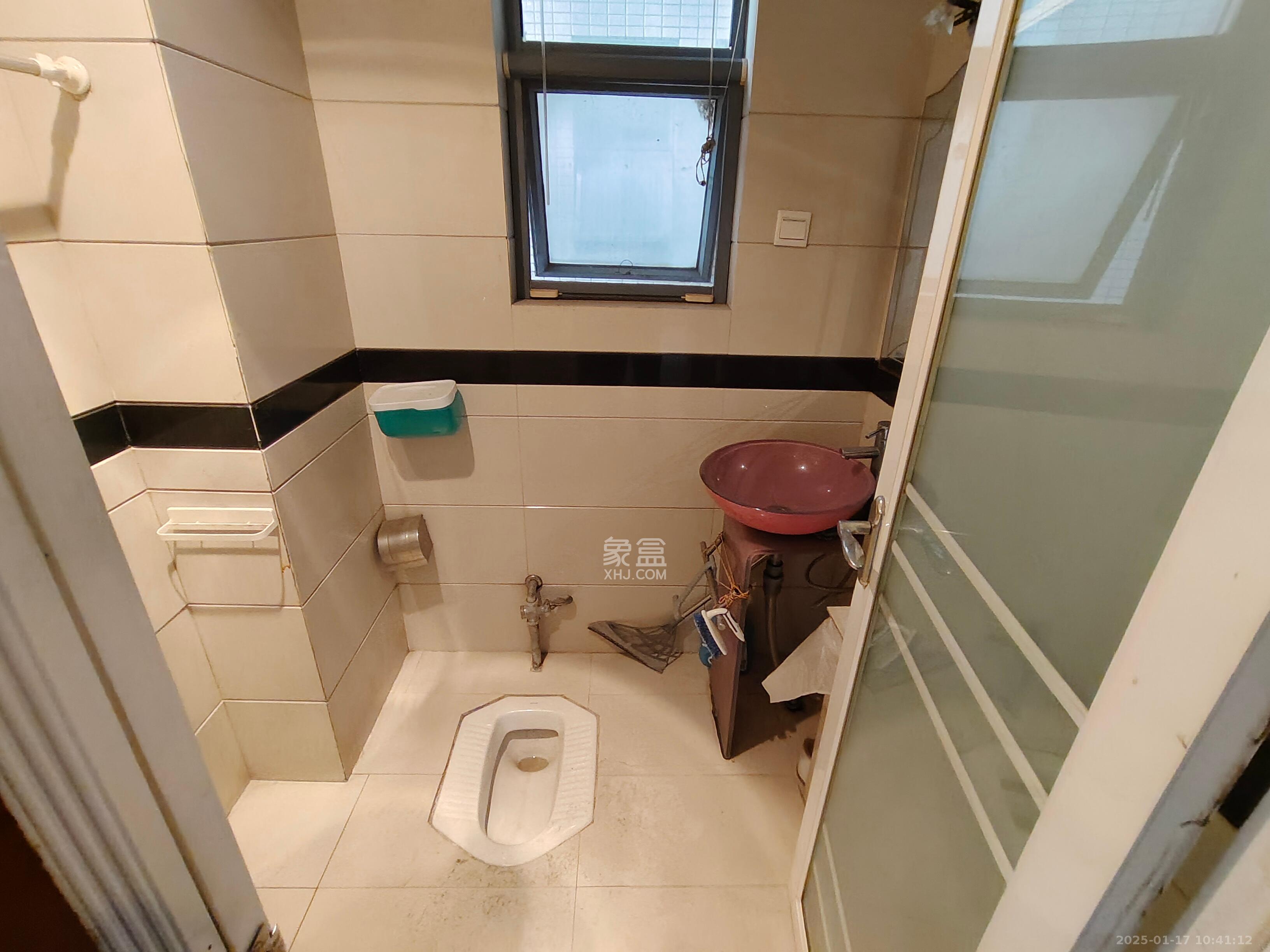银港水晶城  3室2厅2卫   2800.00元/月室内图