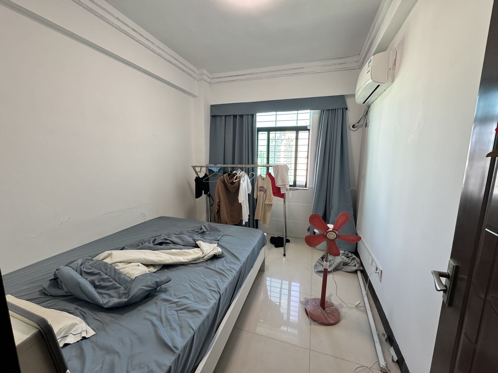 怡景花园 3室2厅2卫 115.0万 怡景花园 3室2厅2卫 115.0万客厅