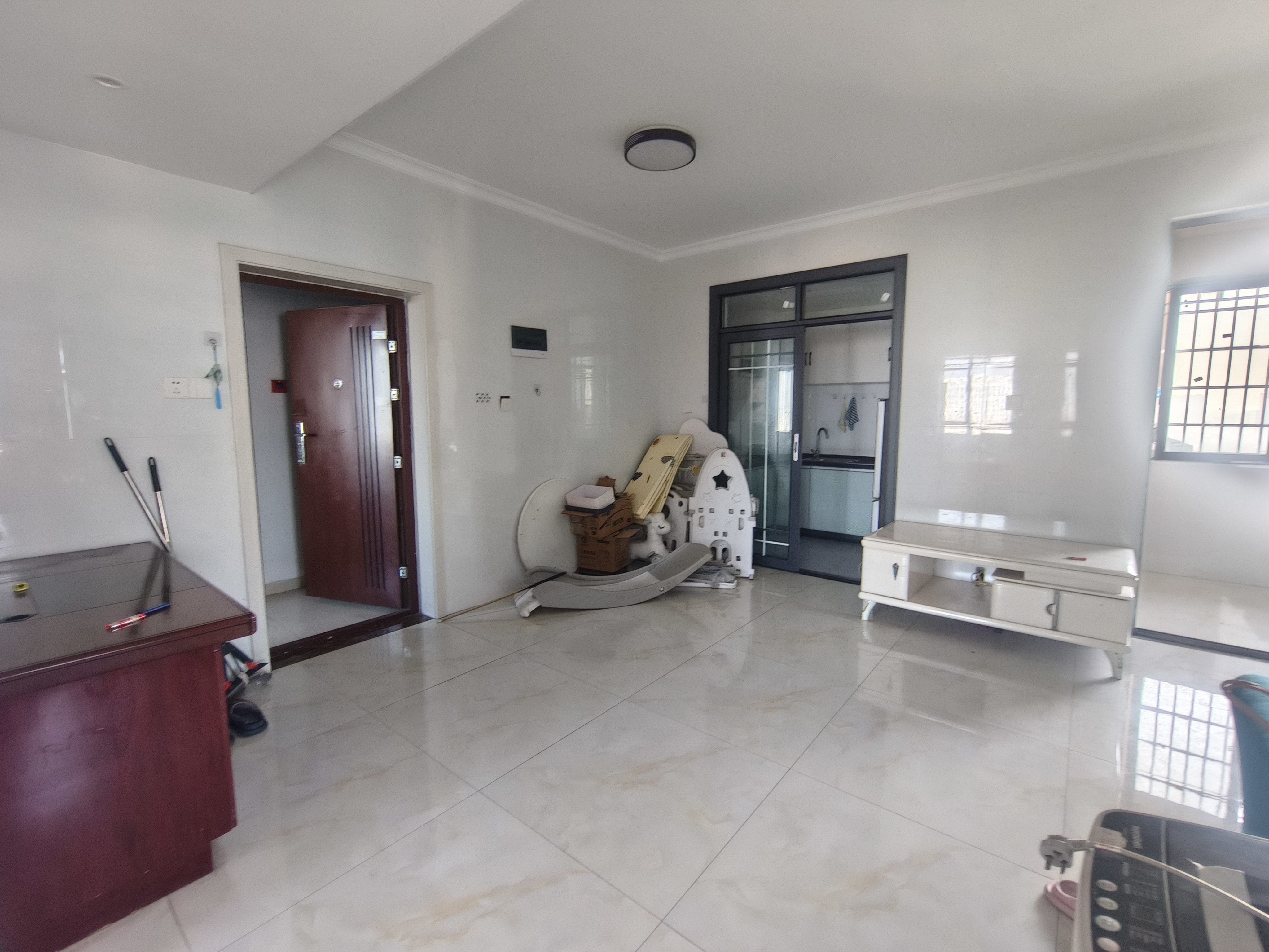 山水新城 2室2厅1卫 1680.0元/月 山水新城 2室2厅1卫 1680.0元/月室内图