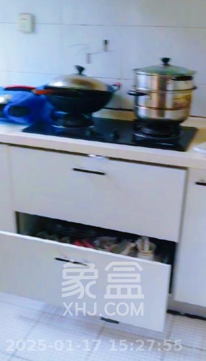 山水人家三期  3室2厅2卫   1900.00元/月室内图