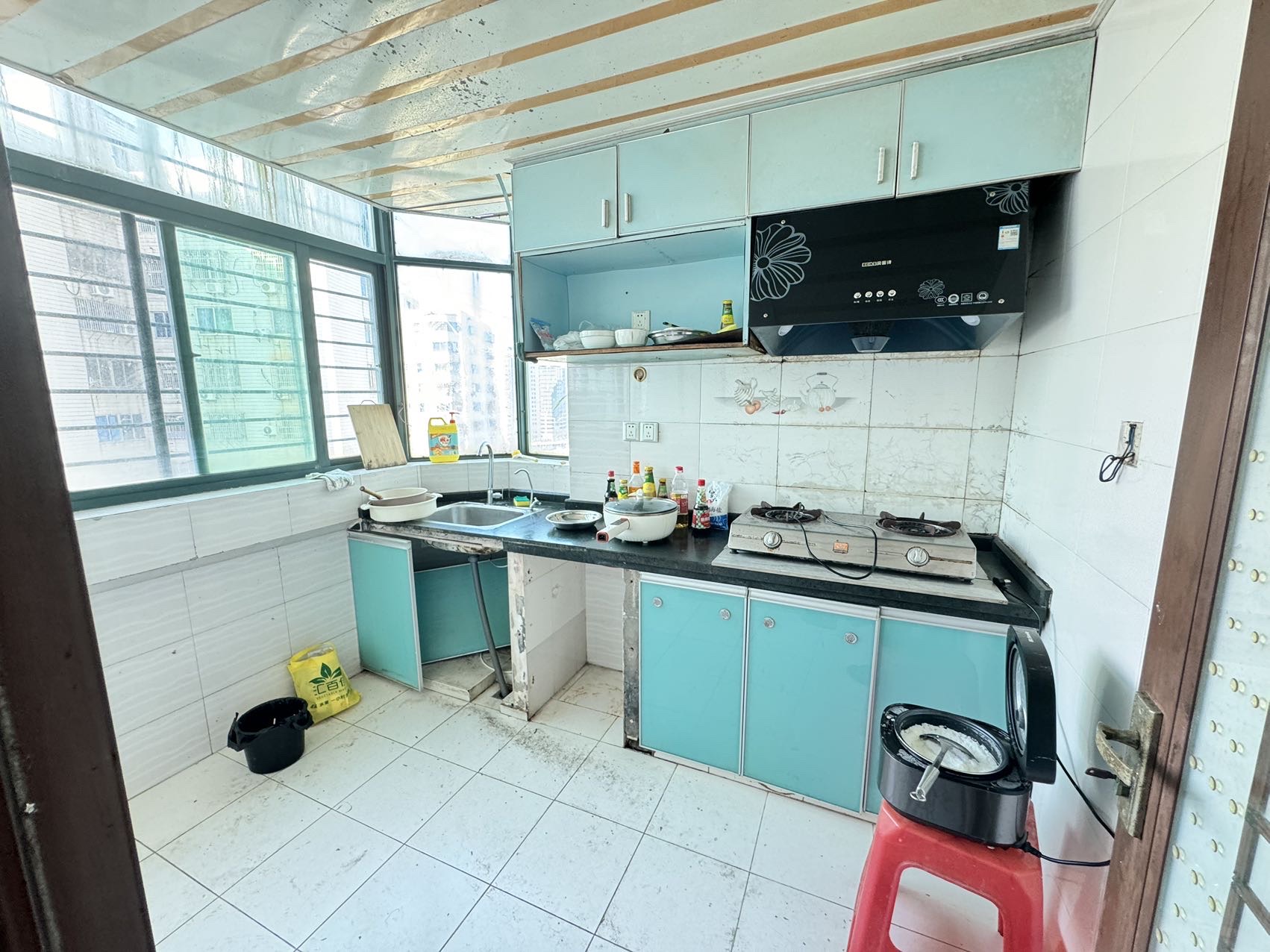 怡景花园 3室2厅2卫 115.0万 怡景花园 3室2厅2卫 115.0万客厅