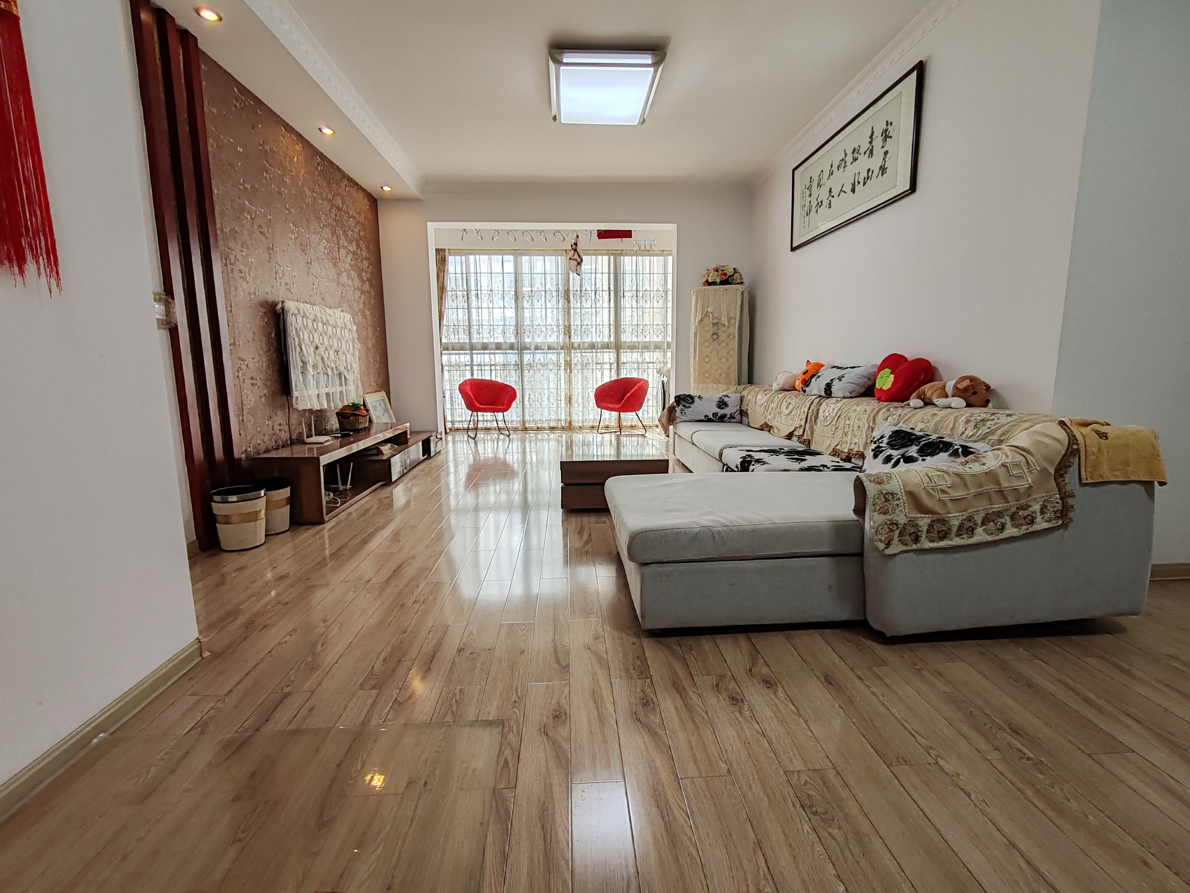 香格里拉 3室2厅1卫 1500.0元/月 香格里拉 3室2厅1卫 1500.0元/月室内图