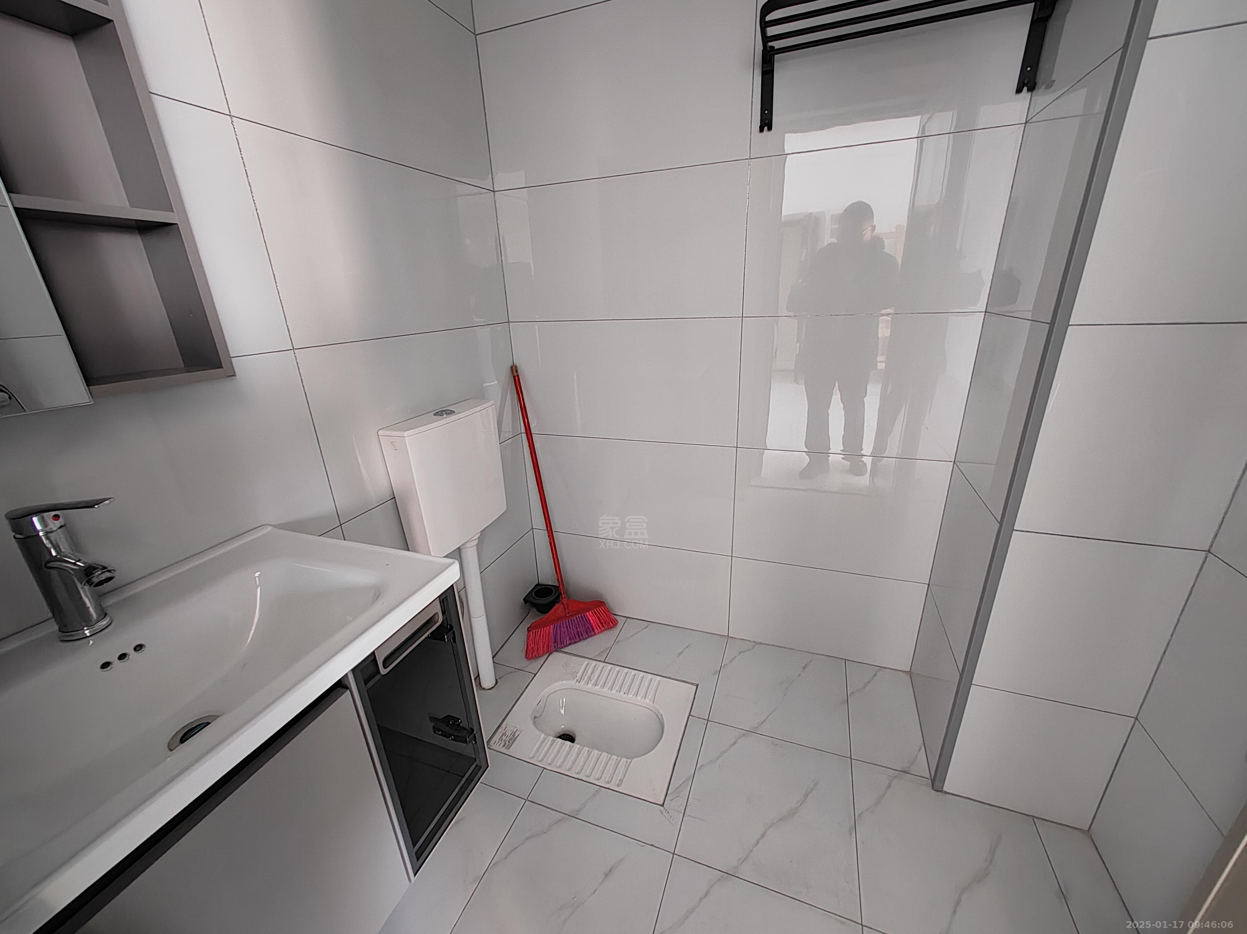 尚格广场  2室1厅1卫    2500.0元/月 尚格广场  2室1厅1卫    2500.0元/月室内图