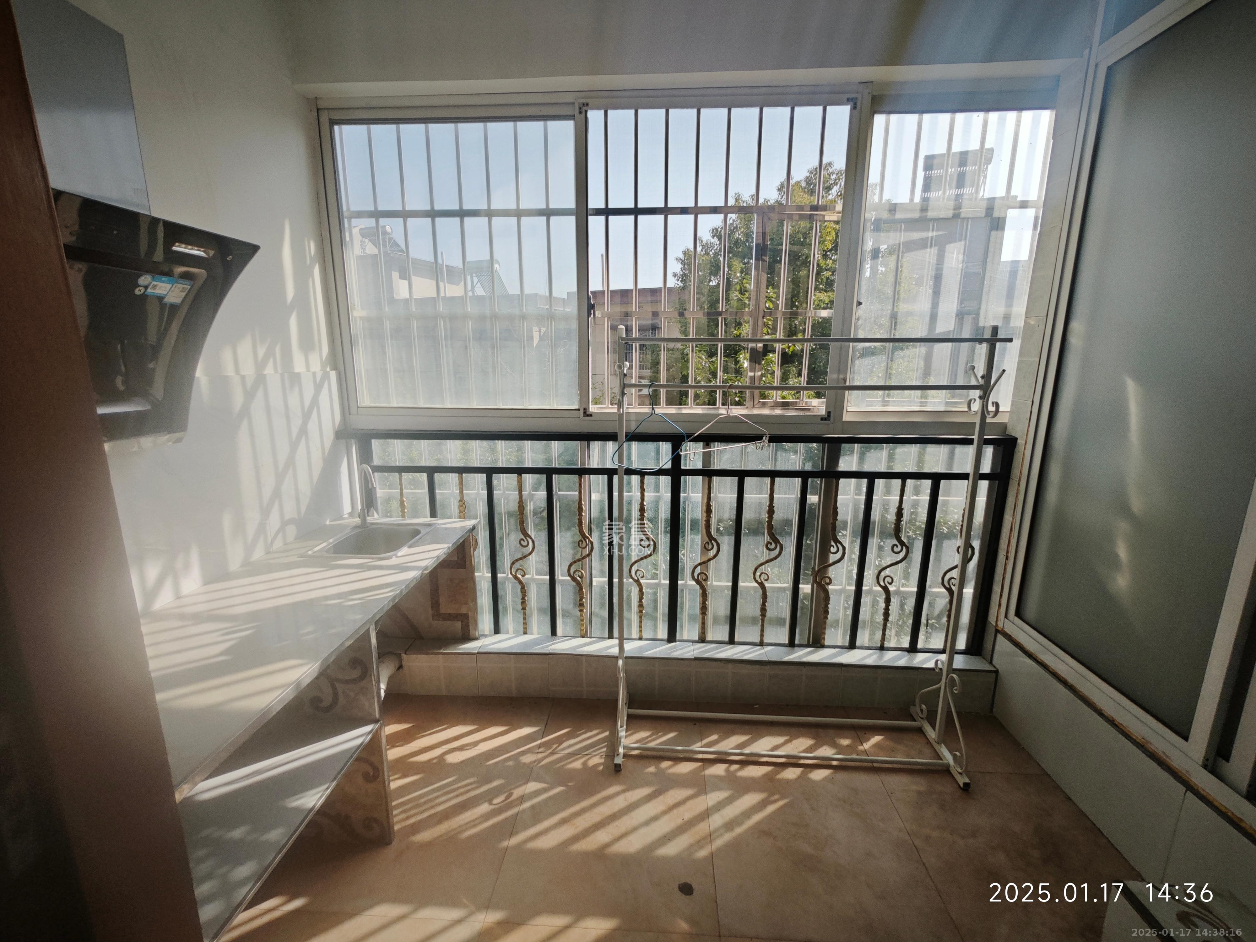 华银南苑 1室1厅1卫 1200.0元/月 华银南苑 1室1厅1卫 1200.0元/月室内图