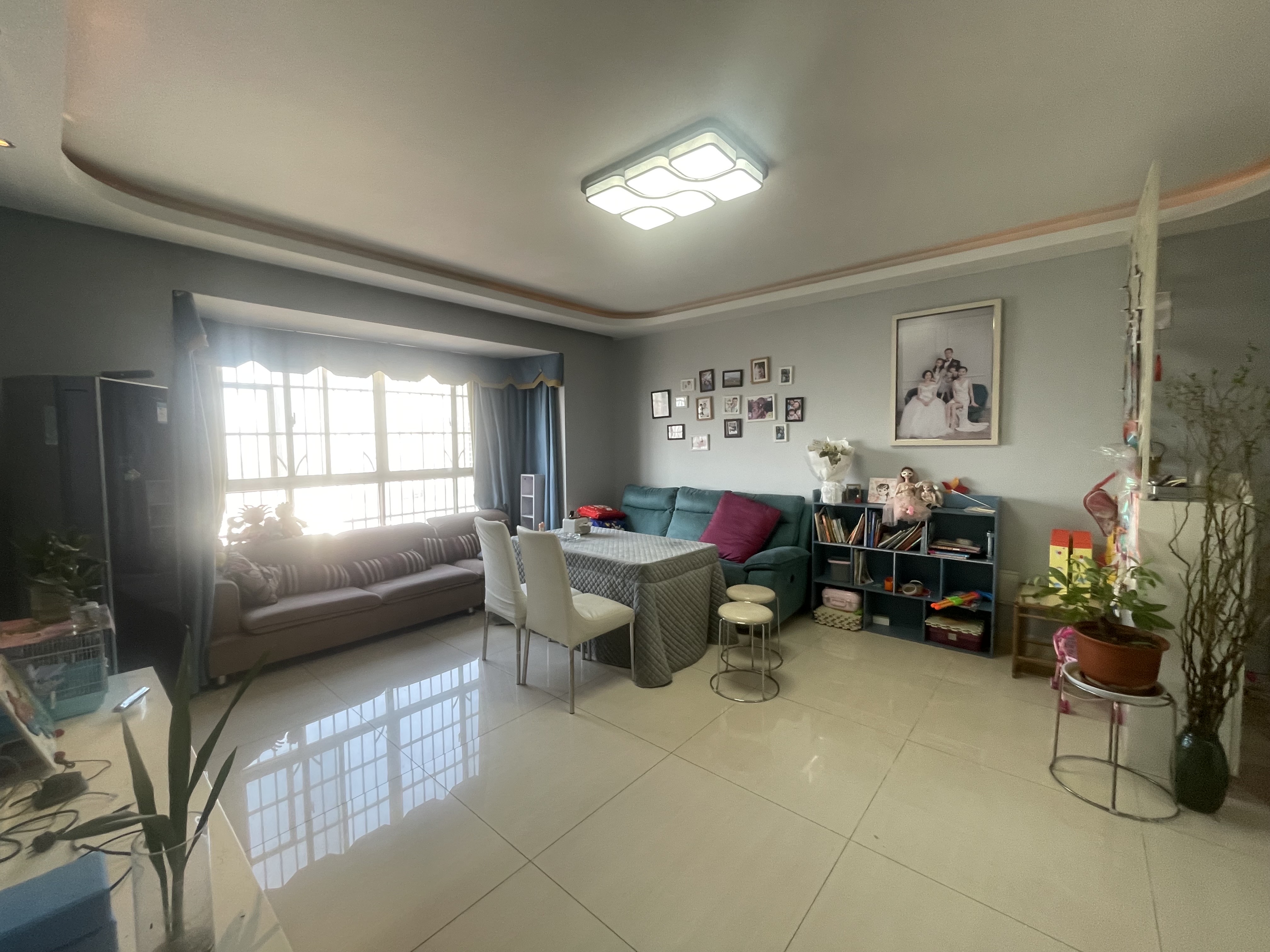 星海名都 3室2厅2卫 69.8万 星海名都 3室2厅2卫 69.8万客厅