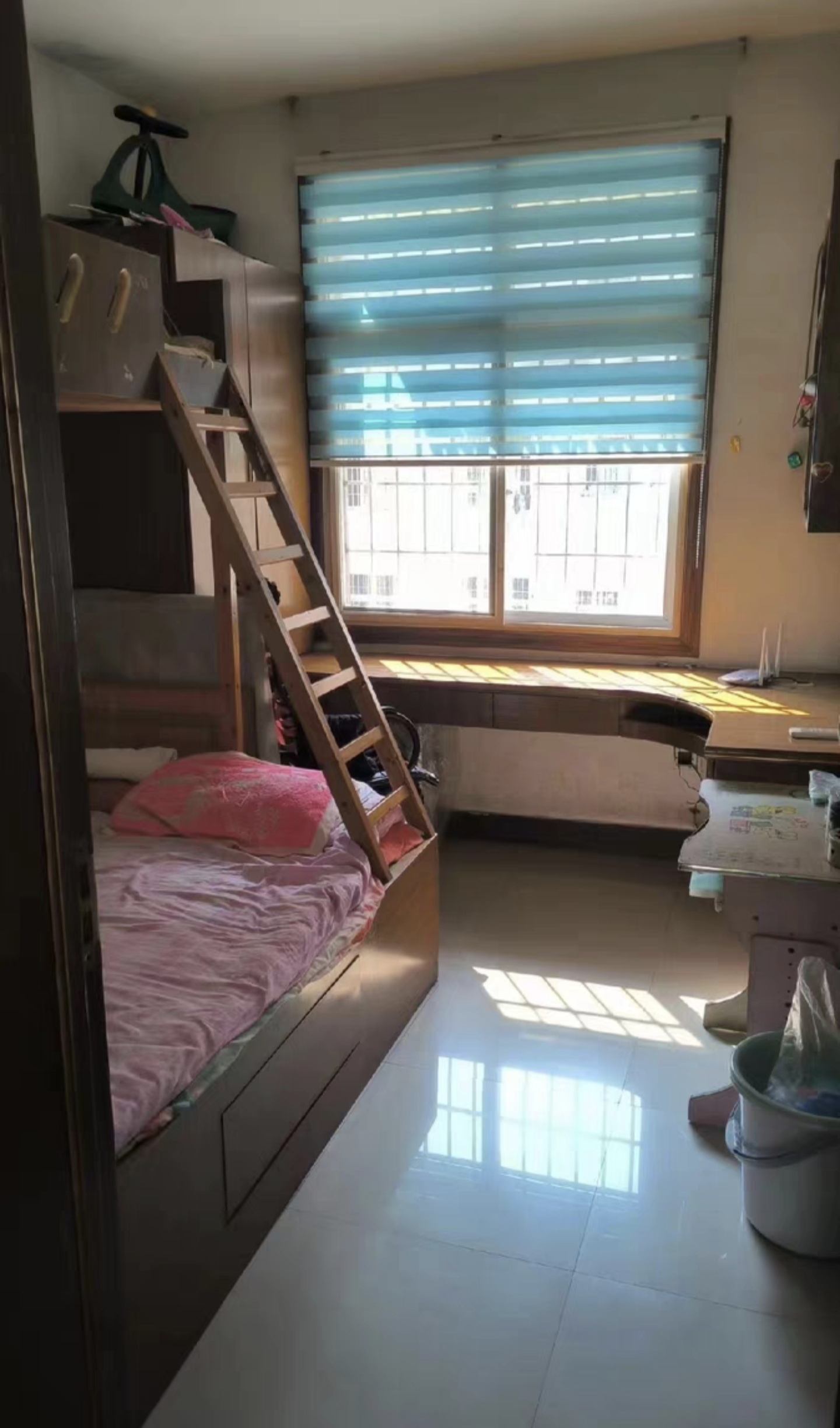 仙人阁星海花园 3室2厅2卫 2400.0元/月 仙人阁星海花园 3室2厅2卫 2400.0元/月室内图