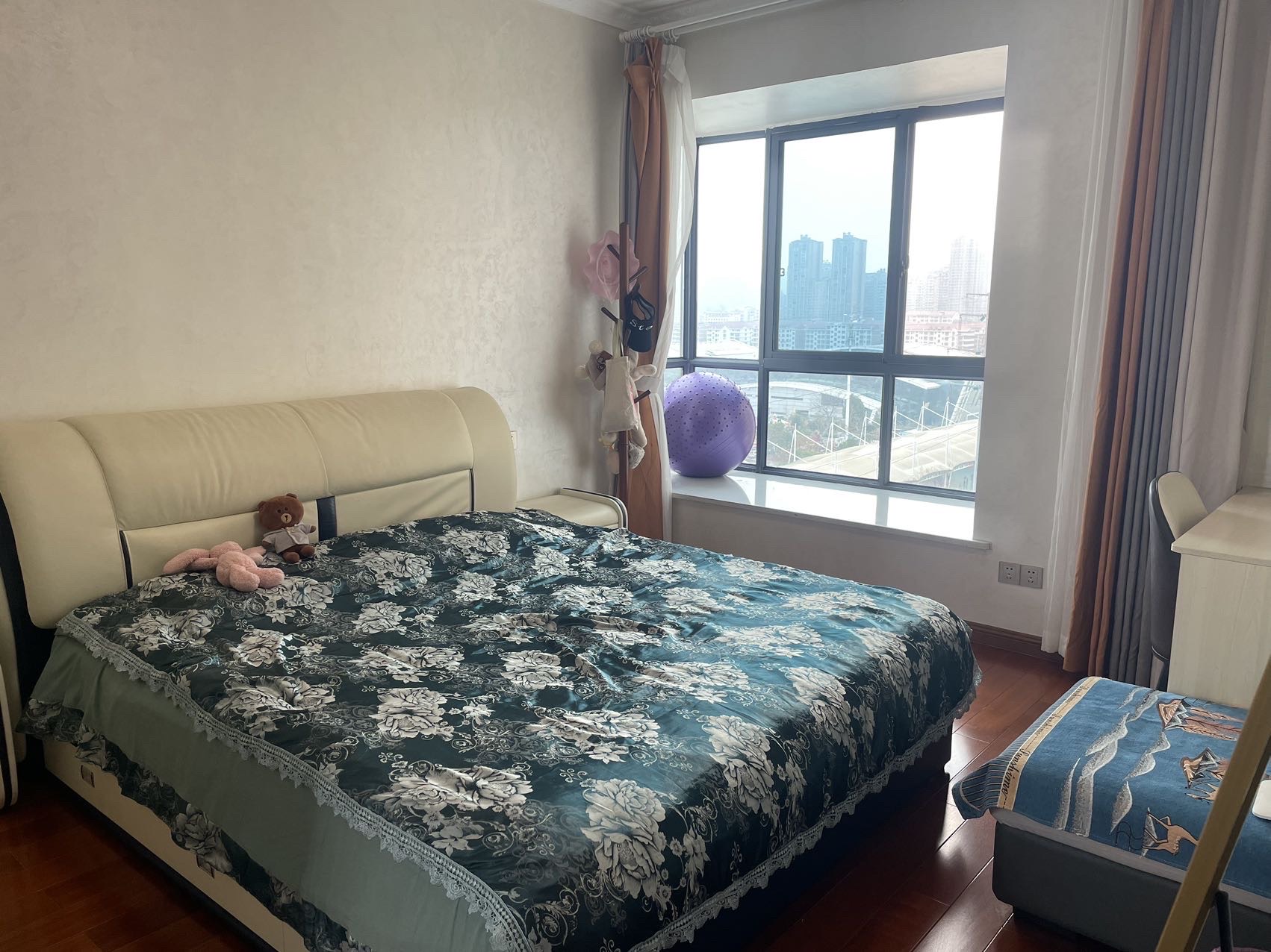 五洲锦城  4室2厅2卫    2600.0元/月室内图