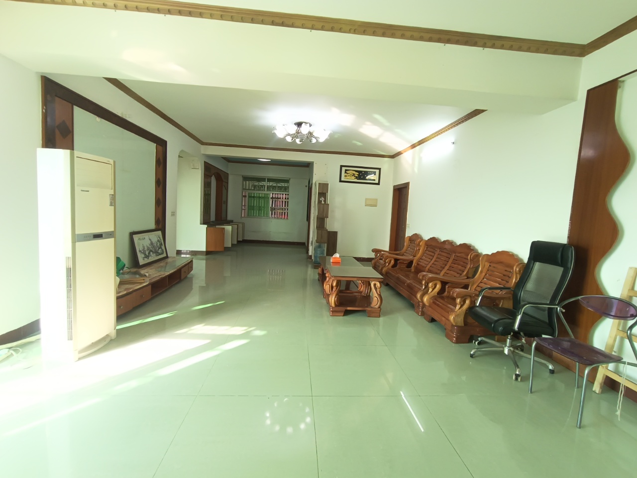 逸海楼 3室2厅1卫 2500.0元/月 逸海楼 3室2厅1卫 2500.0元/月室内图