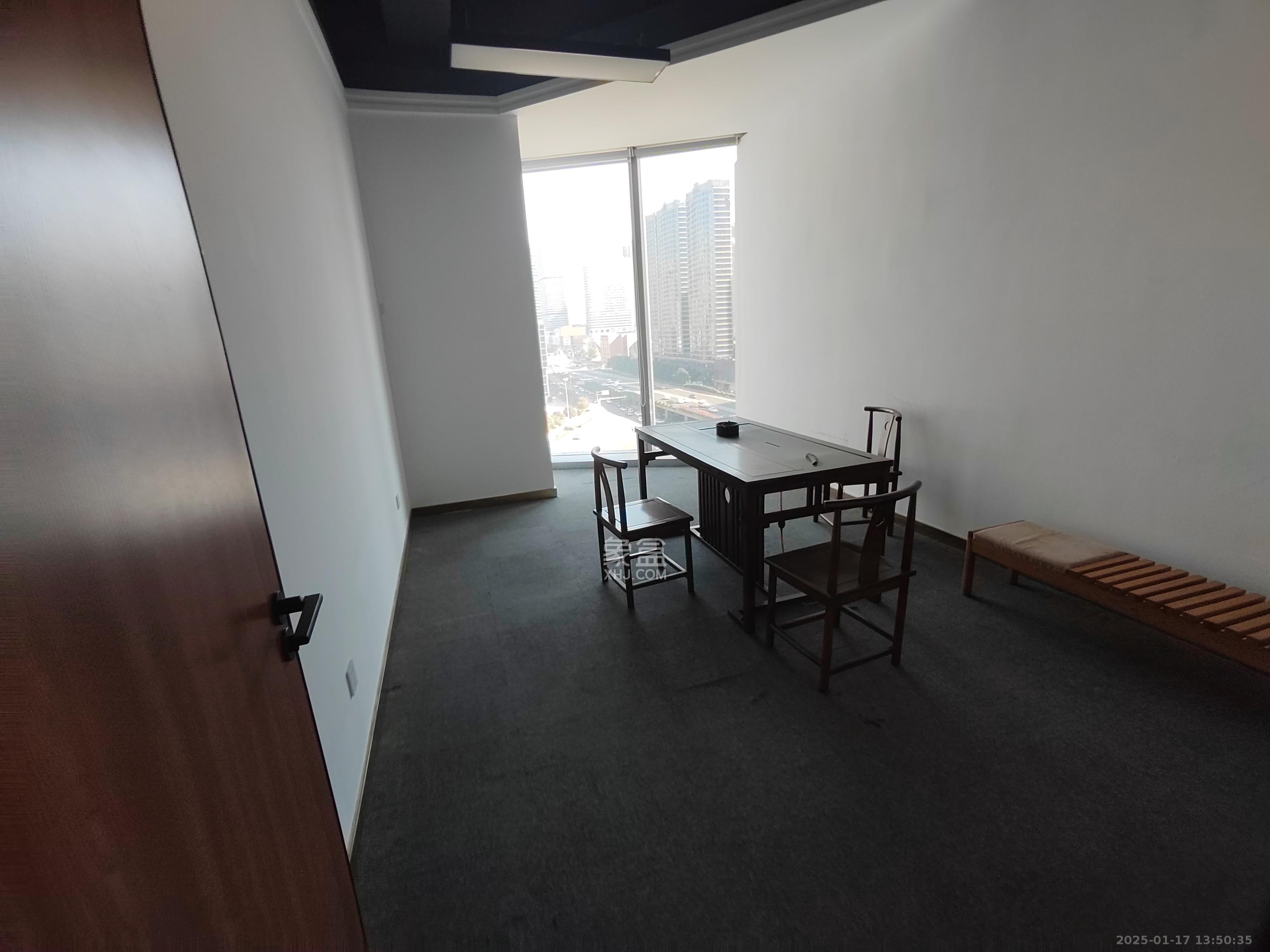 绿地中央广场 1室1厅1卫 39000.0元/月 绿地中央广场 1室1厅1卫 39000.0元/月室内图