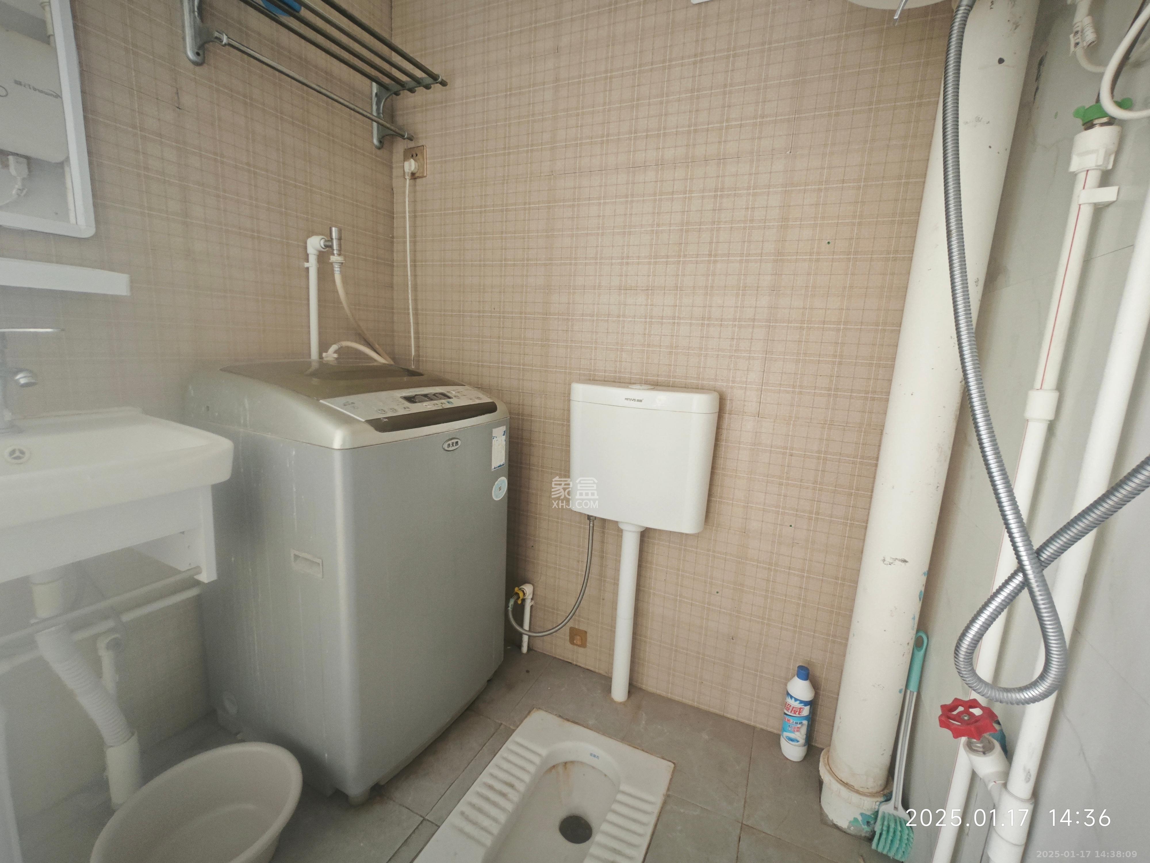 华银南苑 1室1厅1卫 1200.0元/月 华银南苑 1室1厅1卫 1200.0元/月室内图