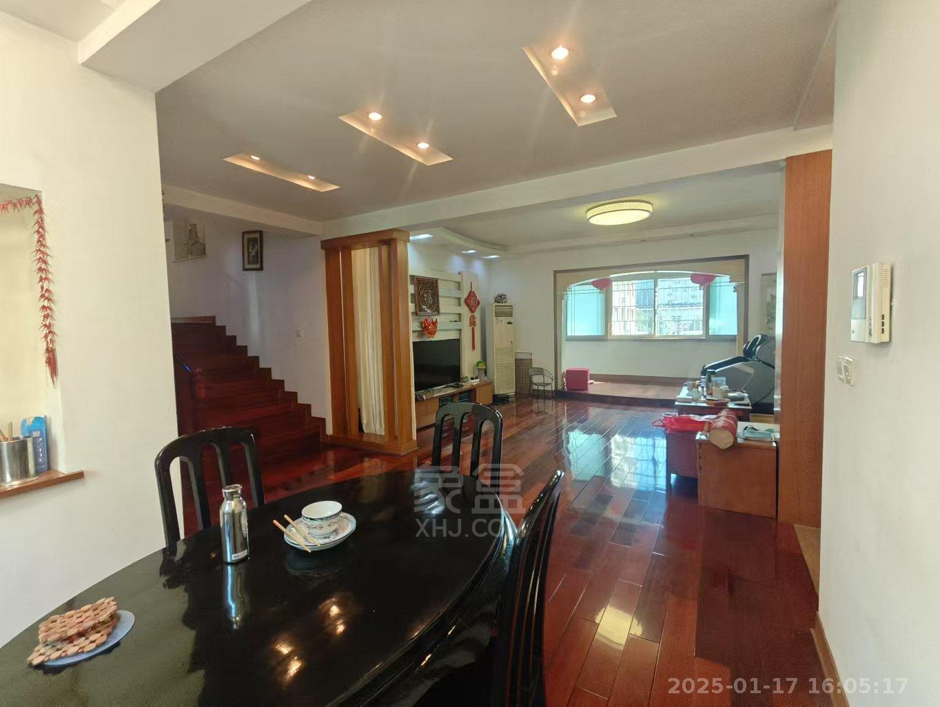 新华书店宿舍 4室2厅2卫 1600.0元/月 新华书店宿舍 4室2厅2卫 1600.0元/月室内图