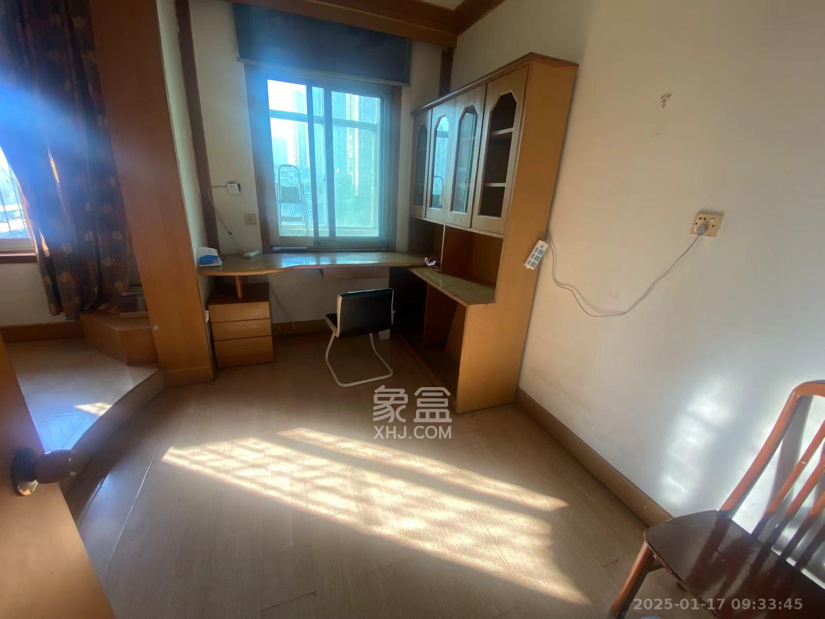 长重机械厂宿舍 2室1厅1卫 1400.0元/月 长重机械厂宿舍 2室1厅1卫 1400.0元/月室内图