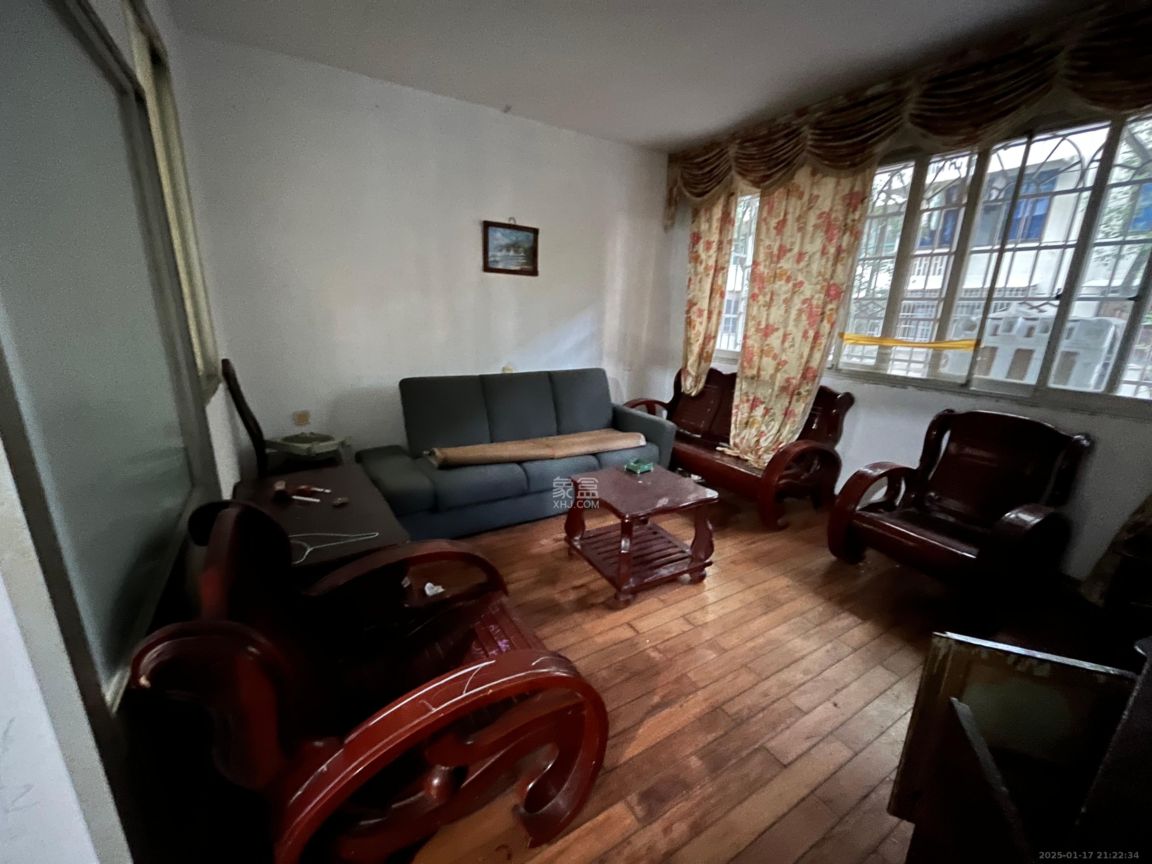 航空学院 3室2厅2卫 1500.0元/月 航空学院 3室2厅2卫 1500.0元/月室内图