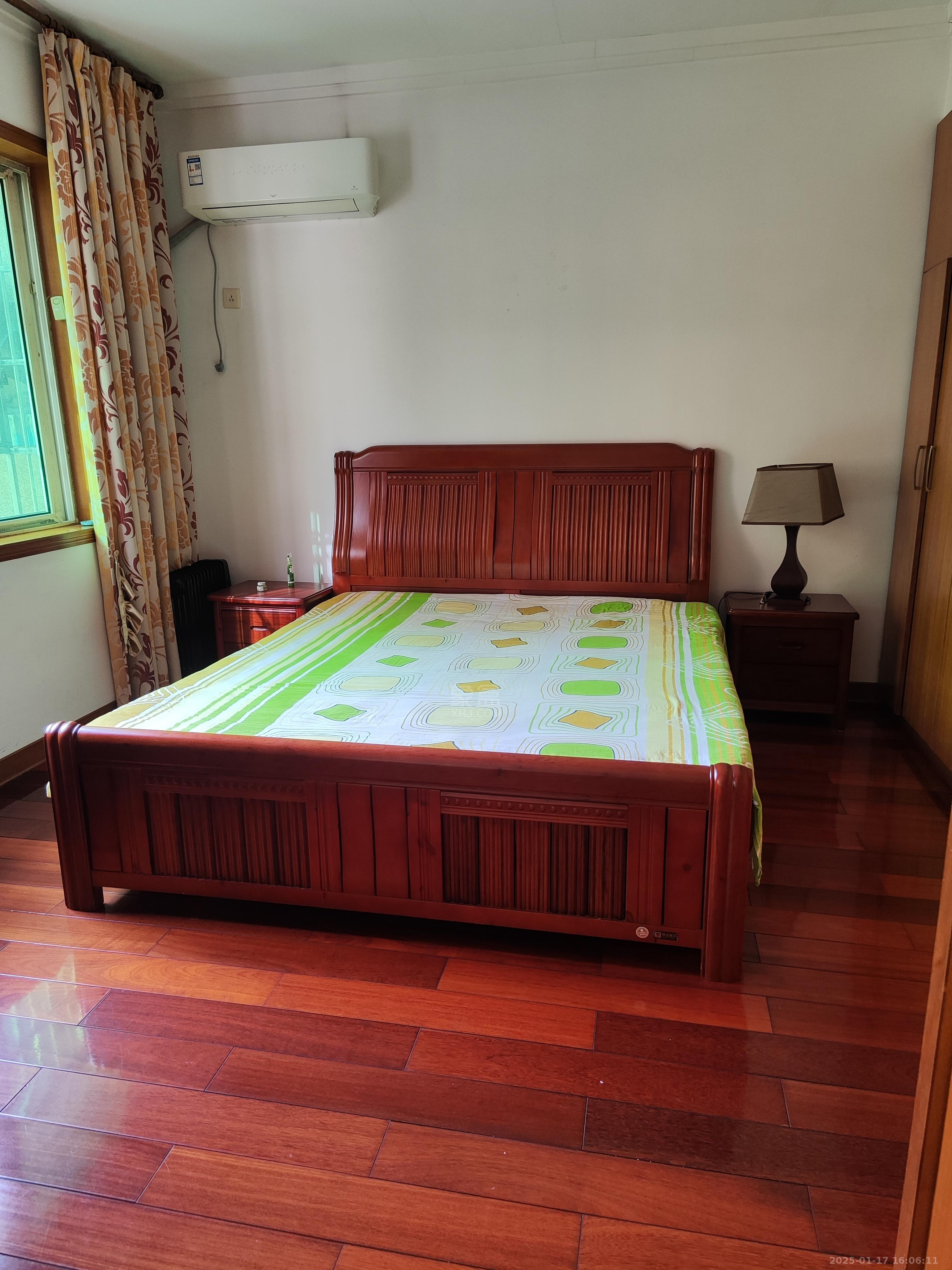 新华书店宿舍 4室2厅2卫 1600.0元/月 新华书店宿舍 4室2厅2卫 1600.0元/月室内图