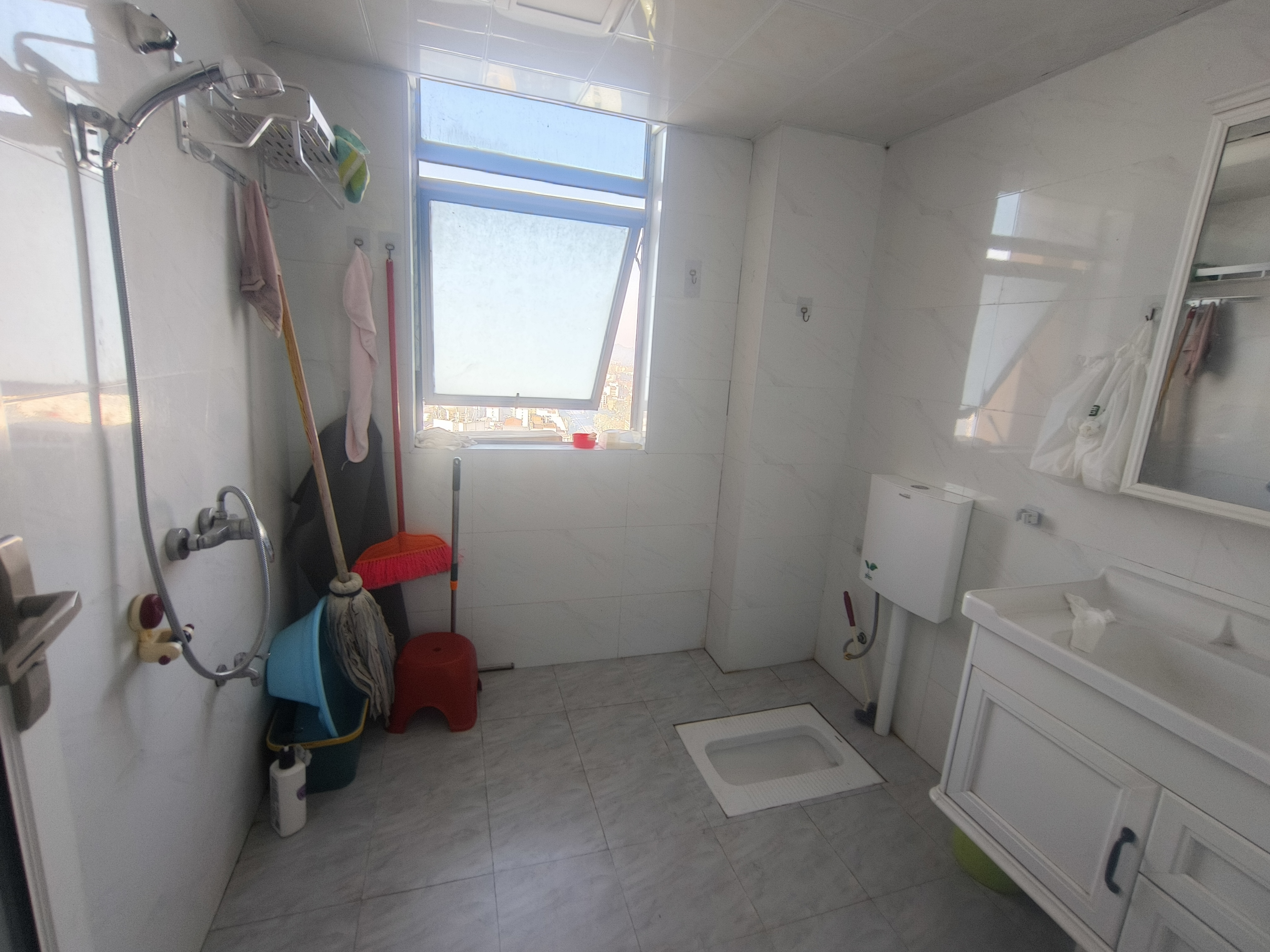 山水新城 2室2厅1卫 1680.0元/月 山水新城 2室2厅1卫 1680.0元/月室内图