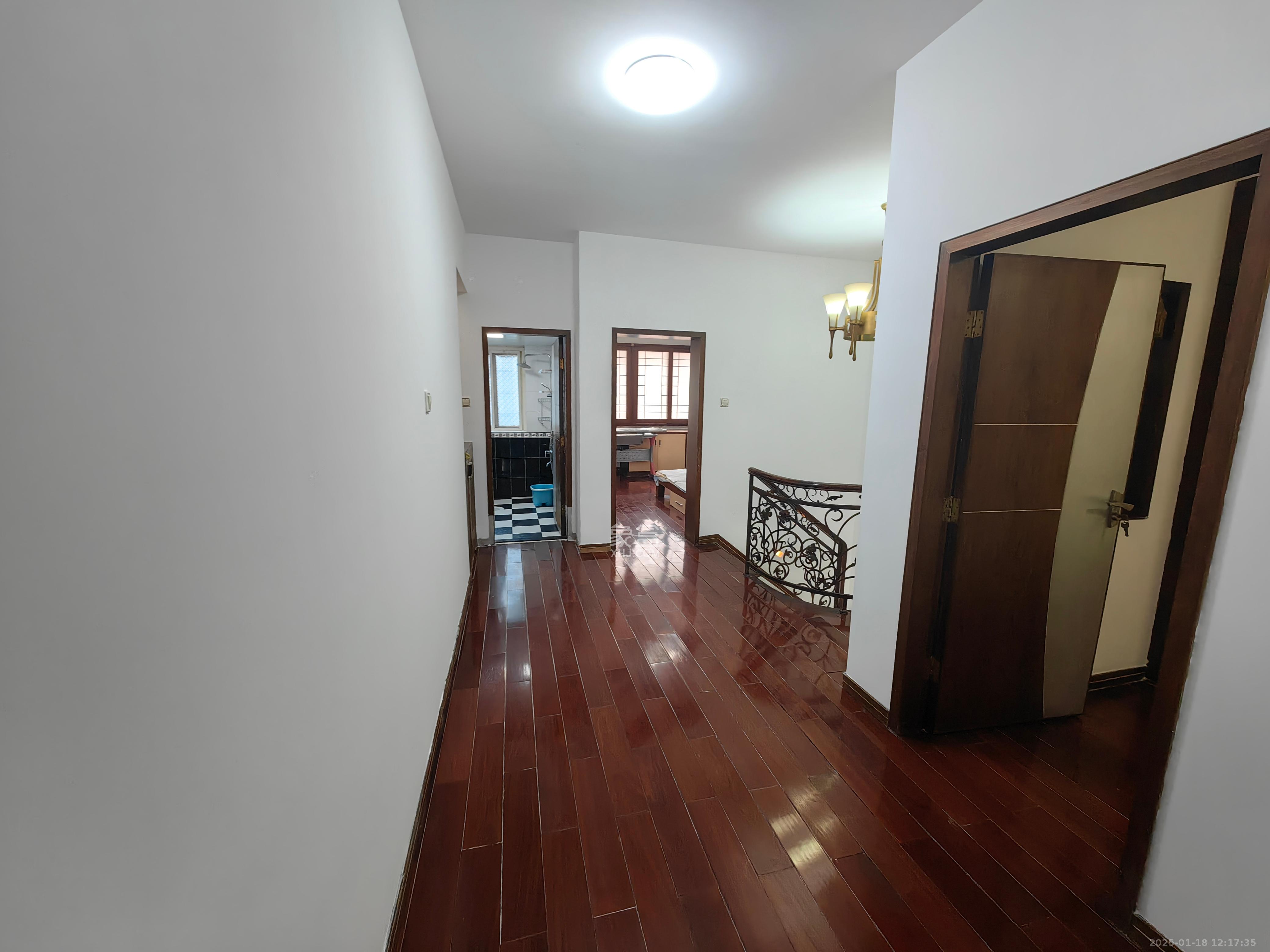 鑫天花园 4室2厅3卫 2400.0元/月 鑫天花园 4室2厅3卫 2400.0元/月室内图