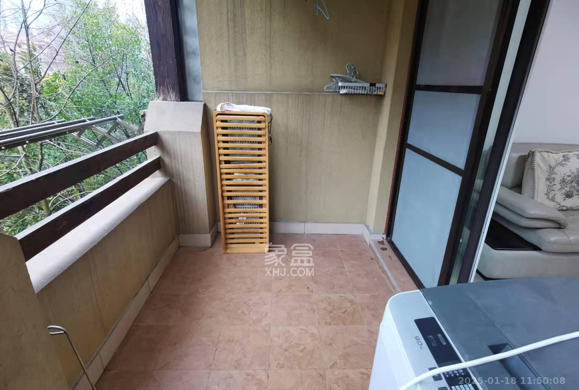 郡原居里 2室2厅1卫 1800.0元/月 郡原居里 2室2厅1卫 1800.0元/月室内图