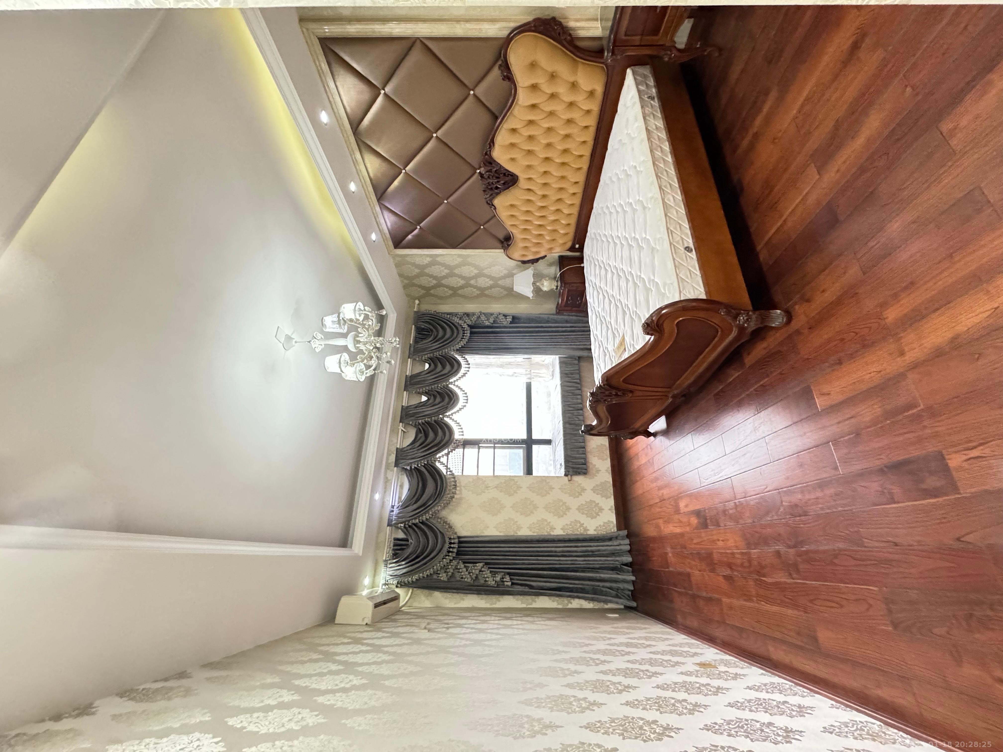 藏珑湖上国际花园 3室2厅2卫 4500.0元/月 藏珑湖上国际花园 3室2厅2卫 4500.0元/月室内图