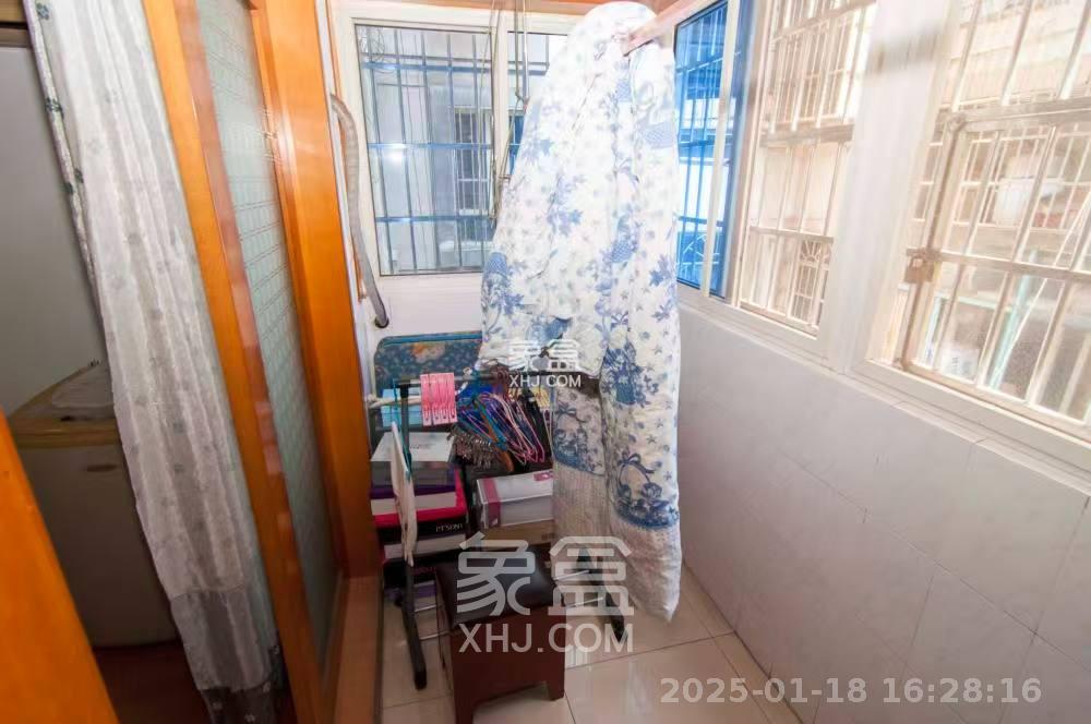杏花园小区  3室2厅1卫   1600.00元/月室内图