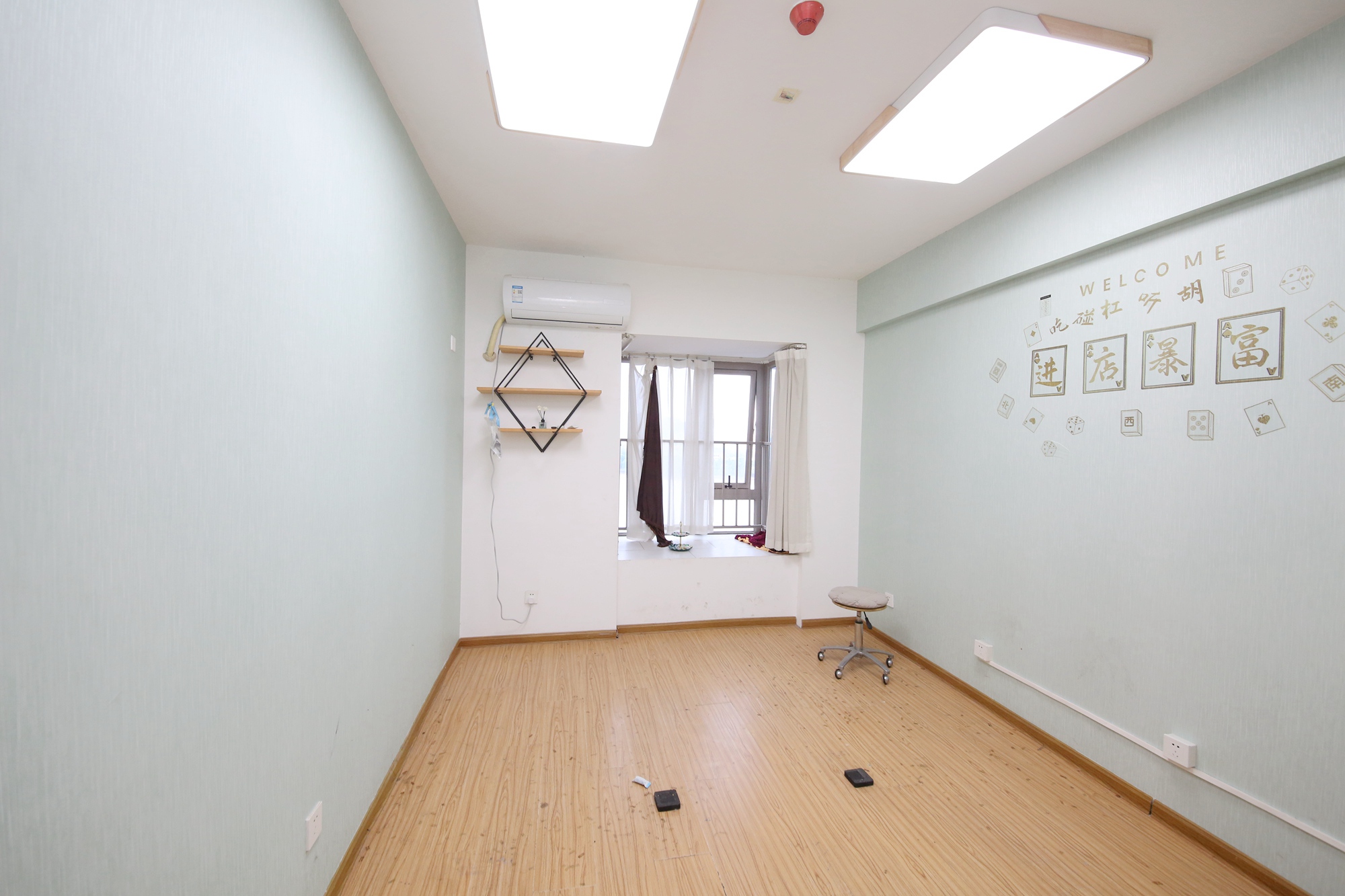 潮宗御苑  4室2厅2卫    240.0万其他