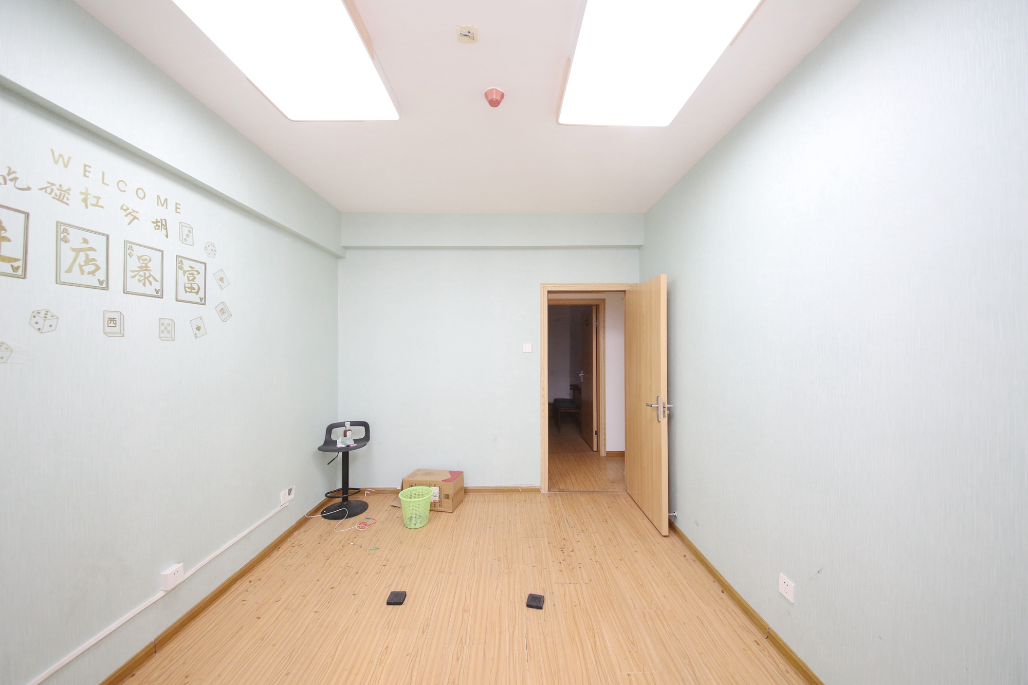 潮宗御苑  4室2厅2卫    240.0万其他