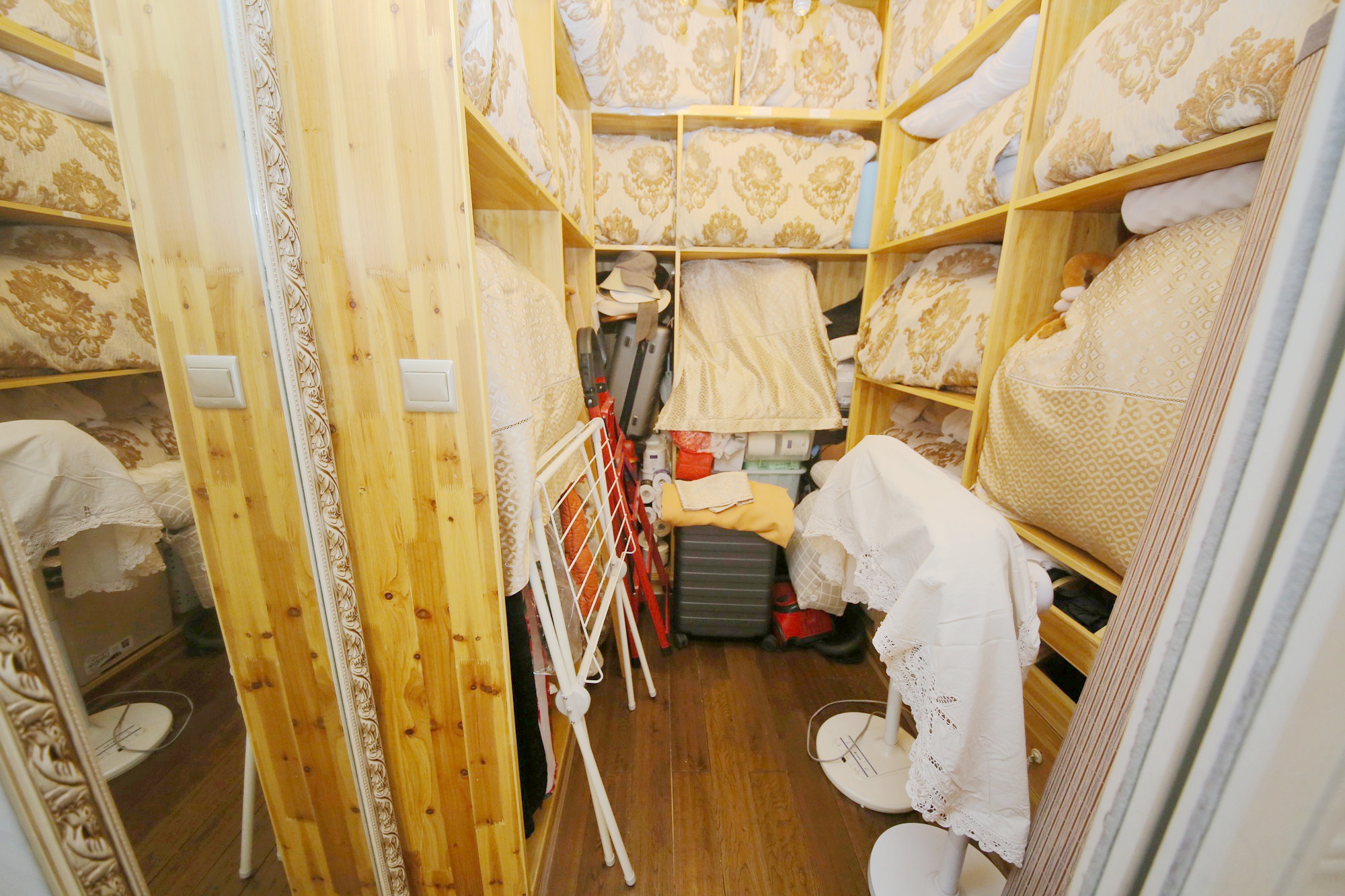 融圣国际  4室2厅1卫   370.00万其他