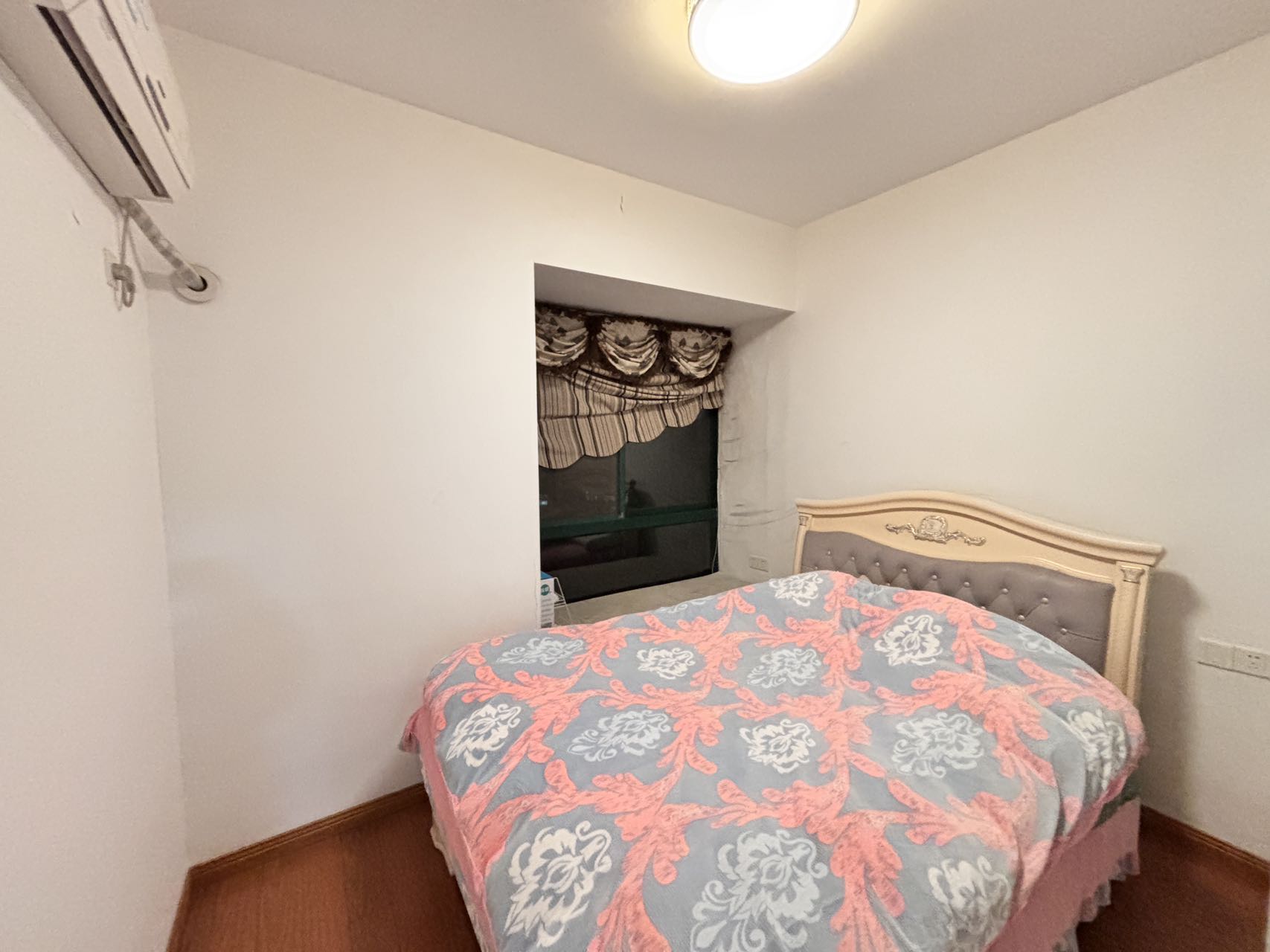 经世皇城 4室2厅2卫 89.0万 经世皇城 4室2厅2卫 89.0万室内图