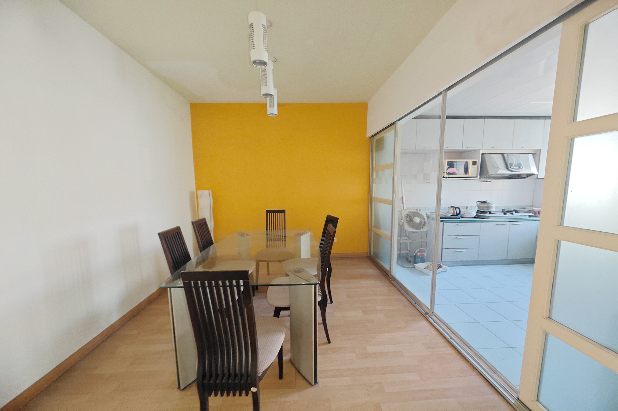 鑫天佳园  3室2厅1卫    70.0万 鑫天佳园  3室2厅1卫    70.0万客厅