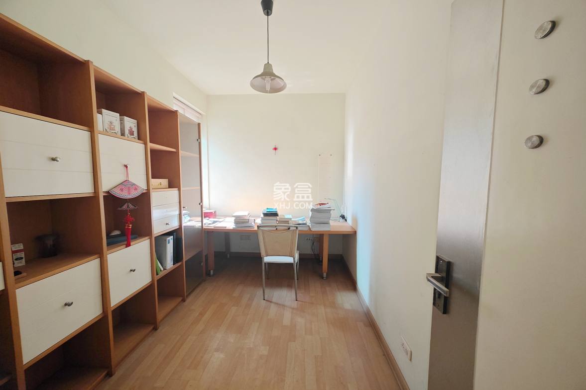 鑫天佳园  3室2厅1卫    70.0万 鑫天佳园  3室2厅1卫    70.0万卧室