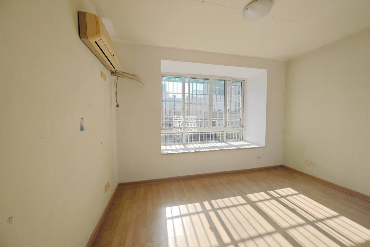 鑫天佳园  3室2厅1卫    70.0万 鑫天佳园  3室2厅1卫    70.0万卧室