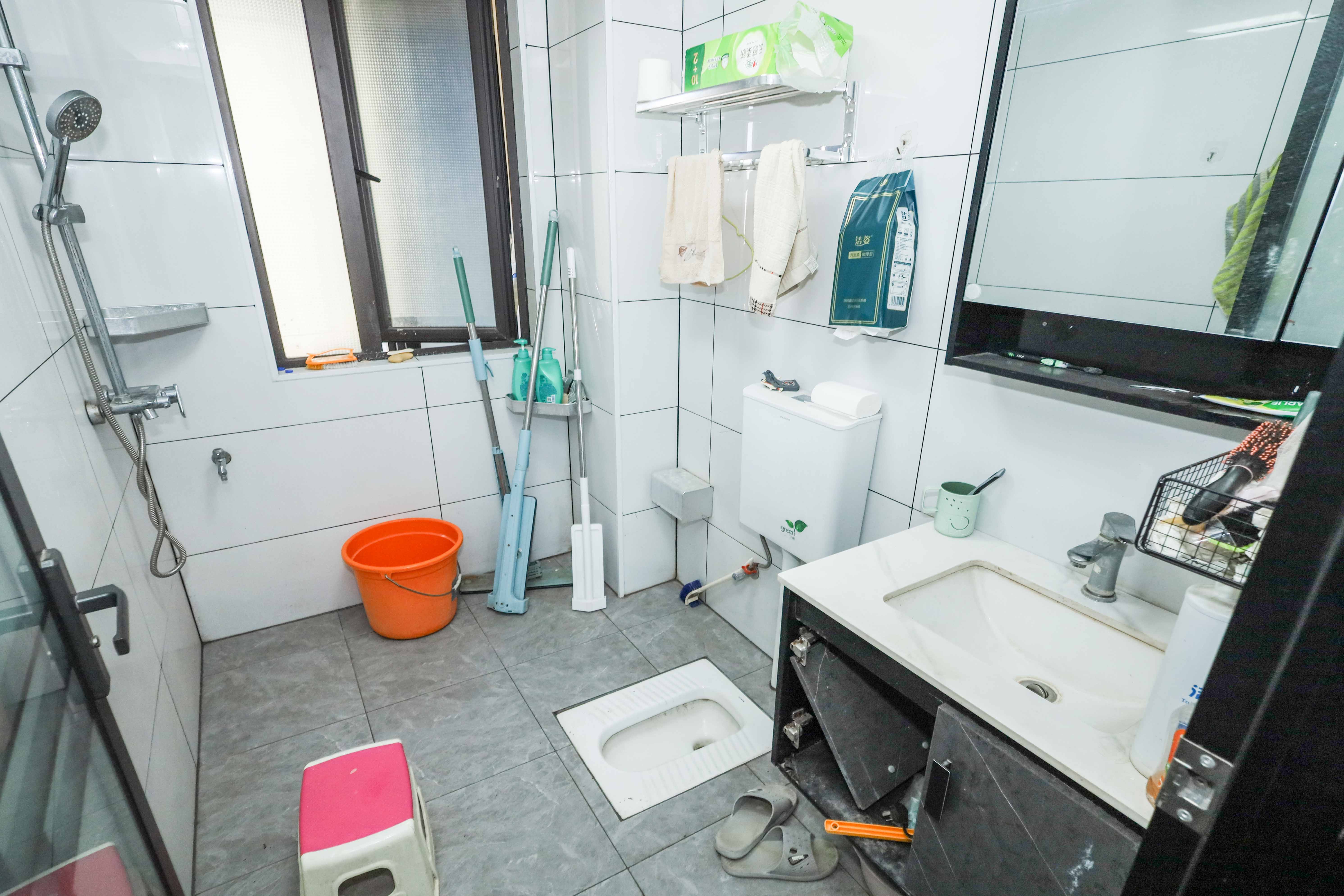 和润园三期 3室2厅1卫 78.0万 和润园三期 3室2厅1卫 78.0万卫生间