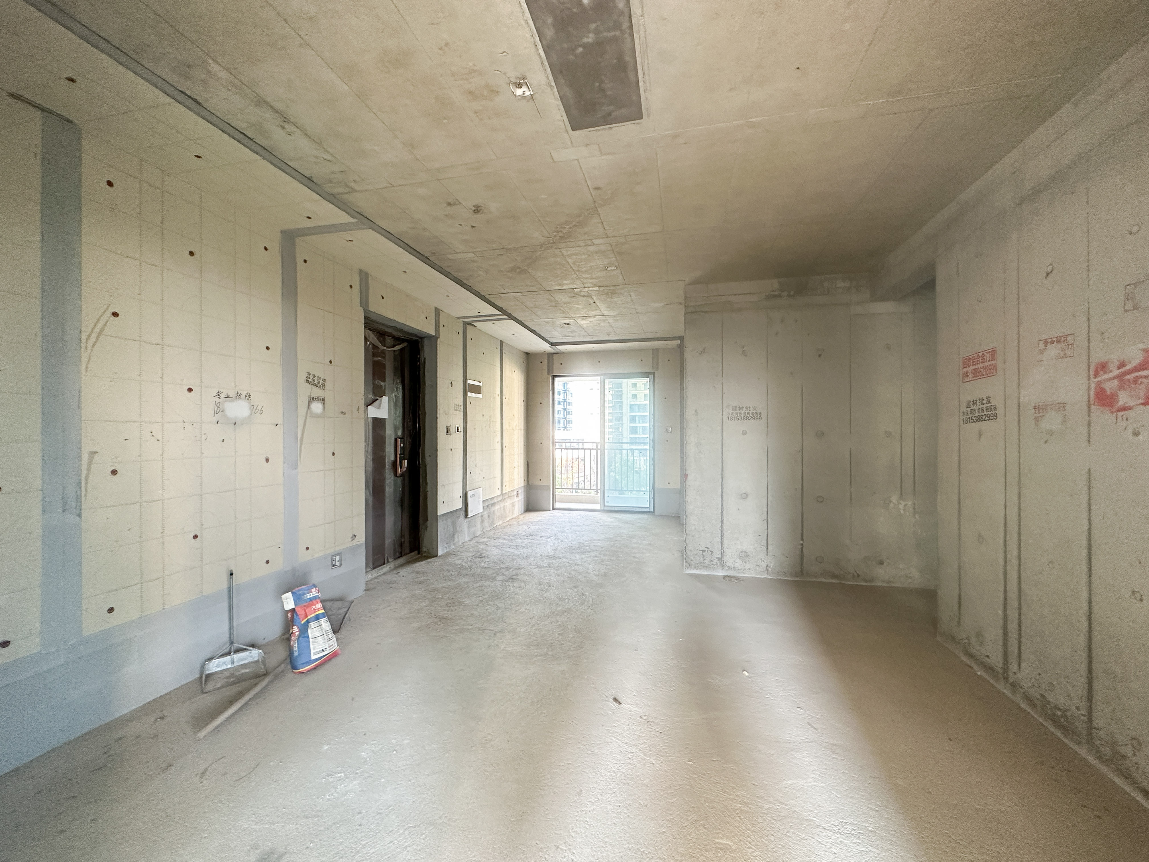 润和湘江天地D区 4室2厅2卫 149.0万 润和湘江天地D区 4室2厅2卫 149.0万客厅