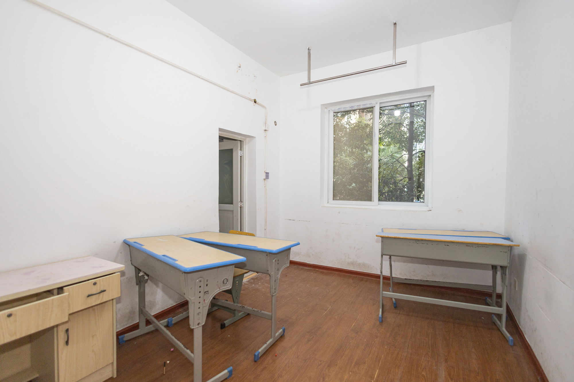 楚天世纪城东苑  3室2厅2卫    68.0万 楚天世纪城东苑  3室2厅2卫    68.0万卧室