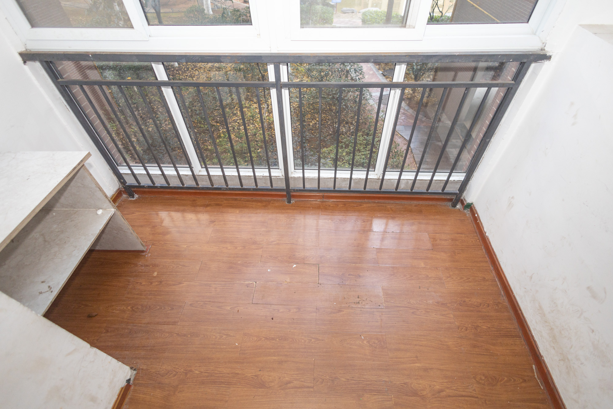 楚天世纪城东苑  3室2厅2卫    68.0万 楚天世纪城东苑  3室2厅2卫    68.0万阳台