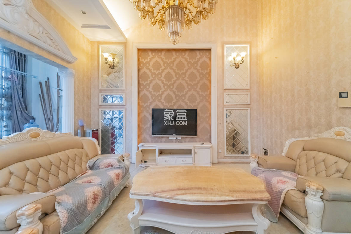 华润凤凰城一期 4室2厅2卫 120.0万 华润凤凰城一期 4室2厅2卫 120.0万客厅