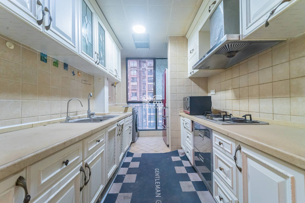 华润凤凰城一期 4室2厅2卫 120.0万 华润凤凰城一期 4室2厅2卫 120.0万厨房