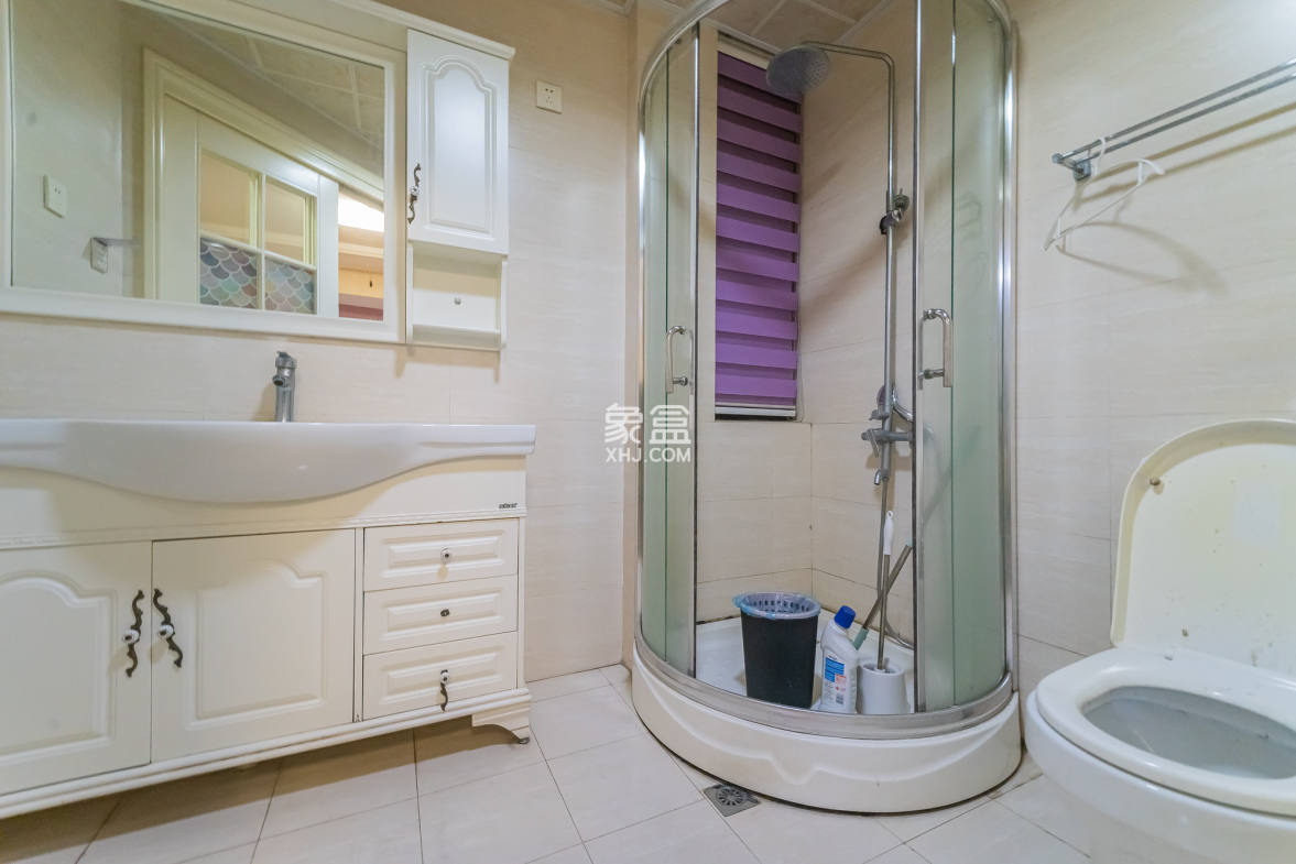 华润凤凰城一期 4室2厅2卫 120.0万 华润凤凰城一期 4室2厅2卫 120.0万卫生间